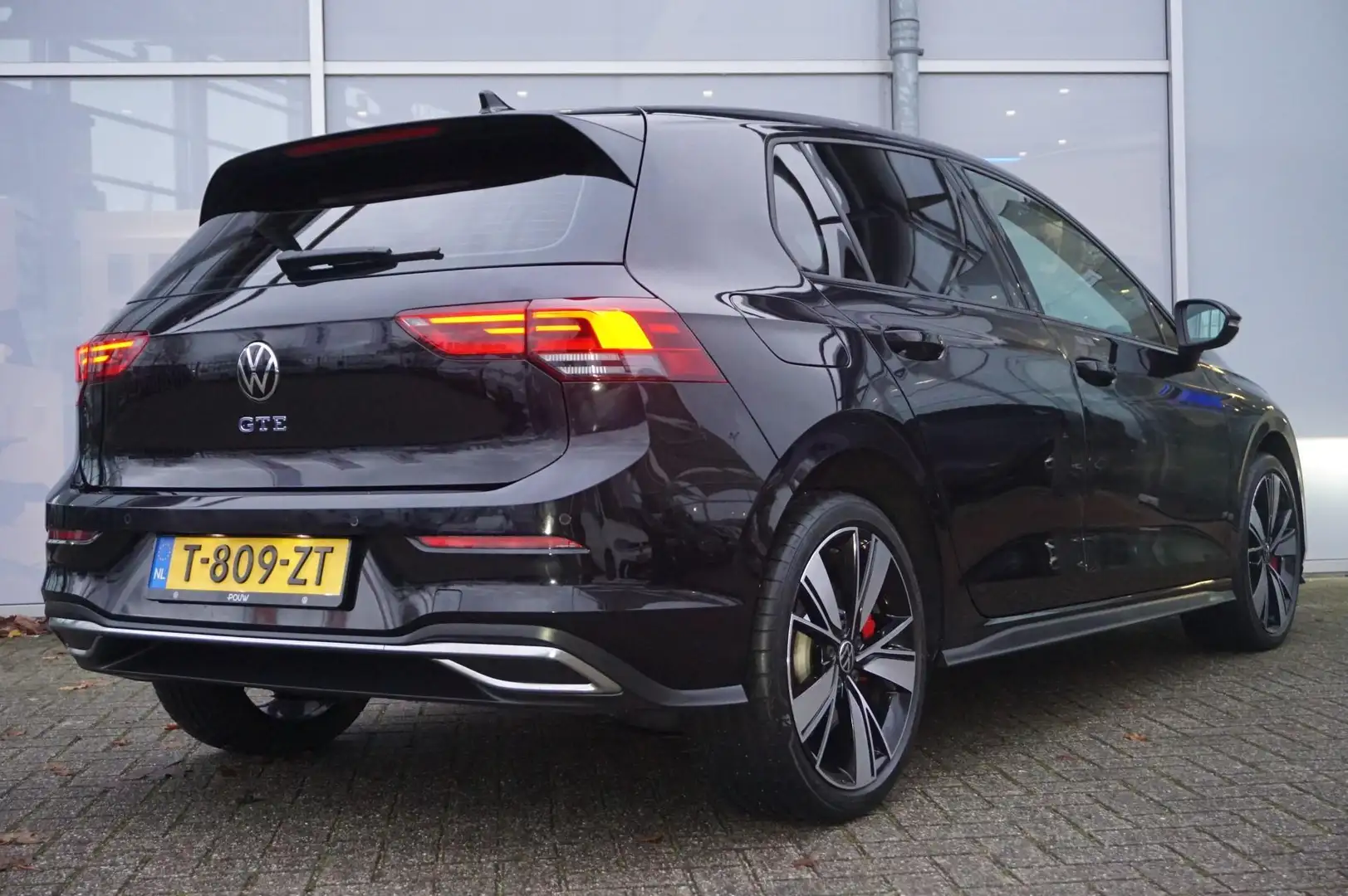 Volkswagen Golf GTE 1.4 eHybrid 245pk | Head-up | Achteruitrijcamera | Negro - 2