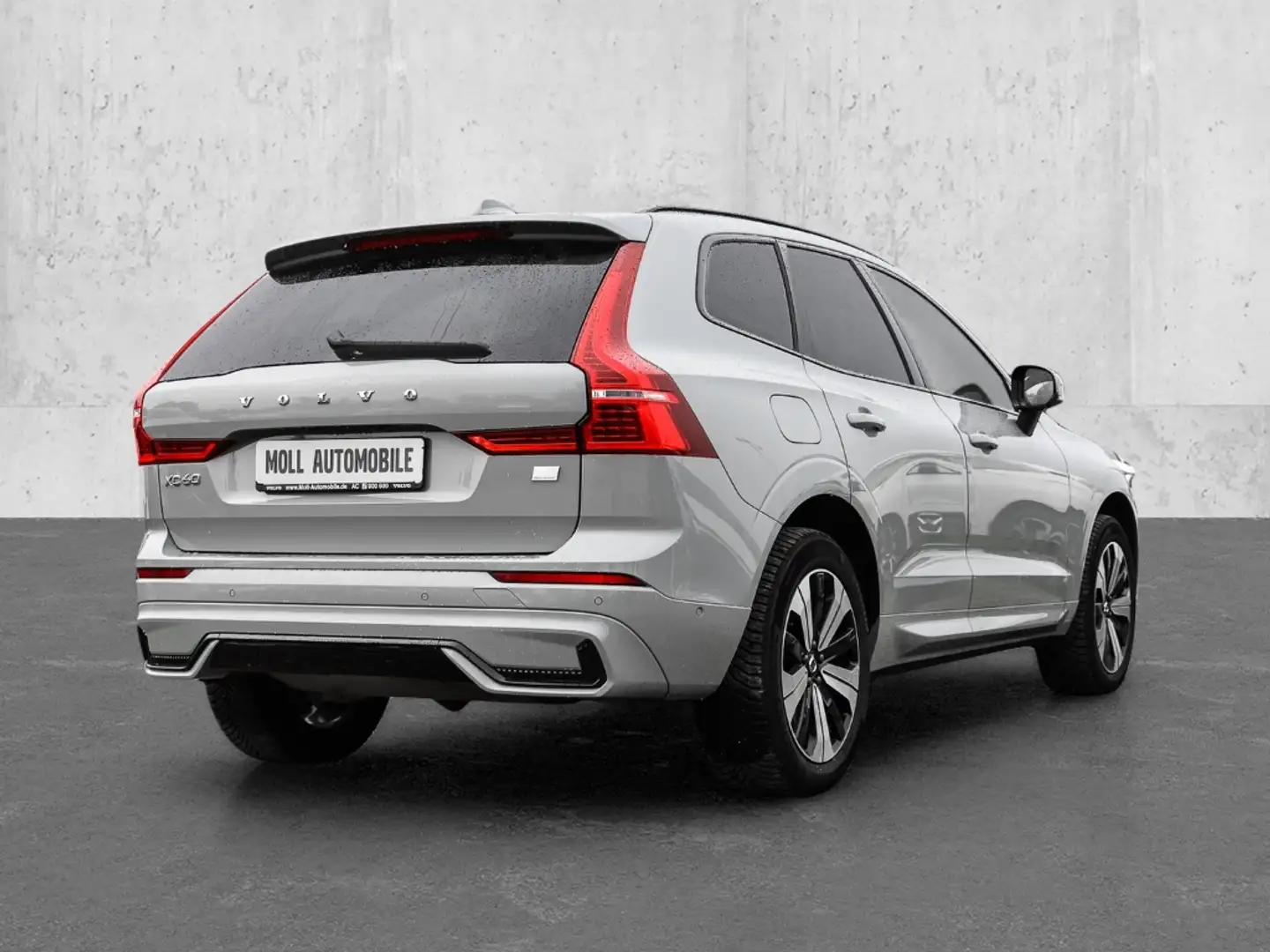 Volvo XC60 Plus Dark Recharge Plug-In Hybrid AWD T6 Twin Engi Grau - 2