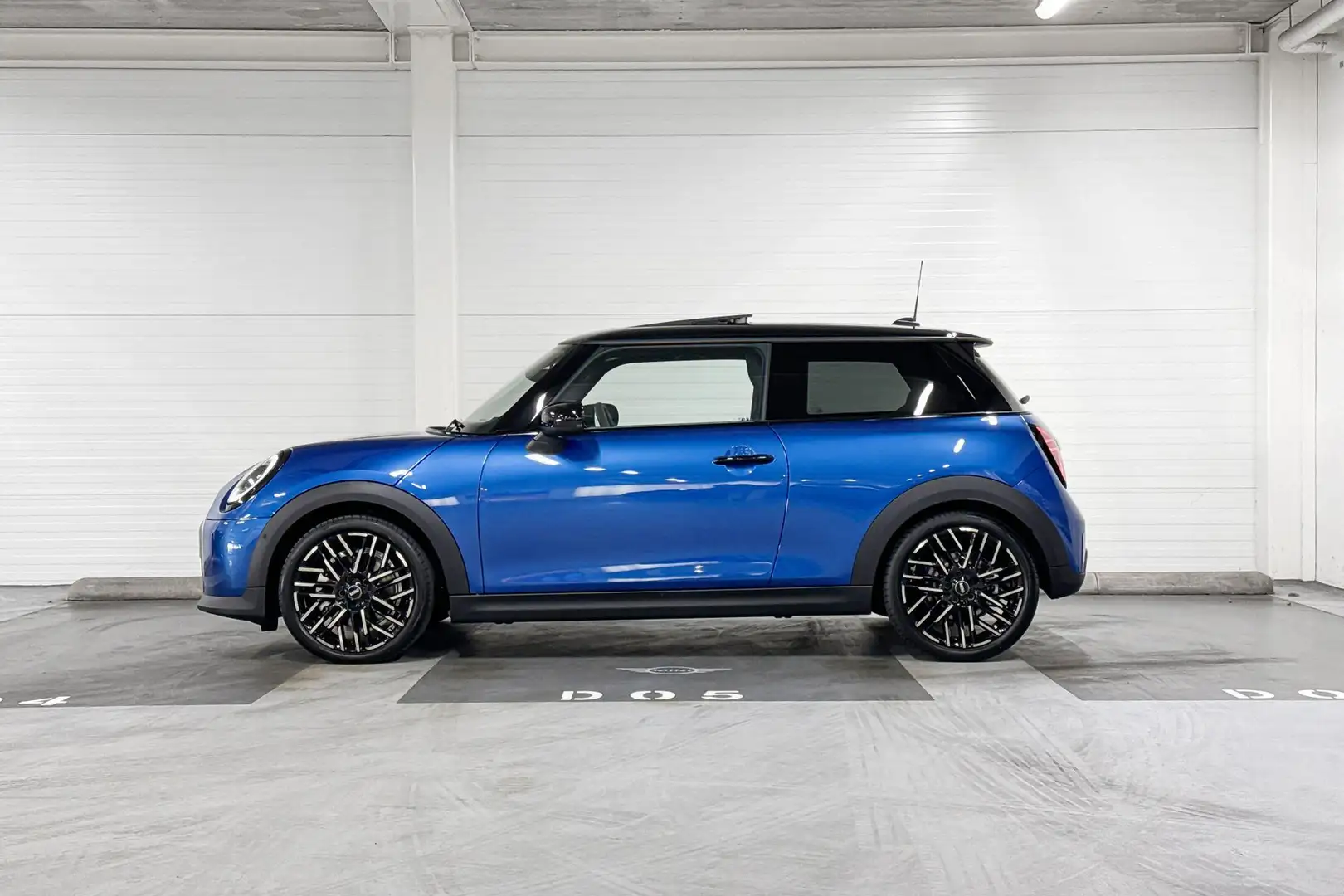 MINI Cooper C | Favoured uitvoering | Pakket M | 18" Night Flash Azul - 2