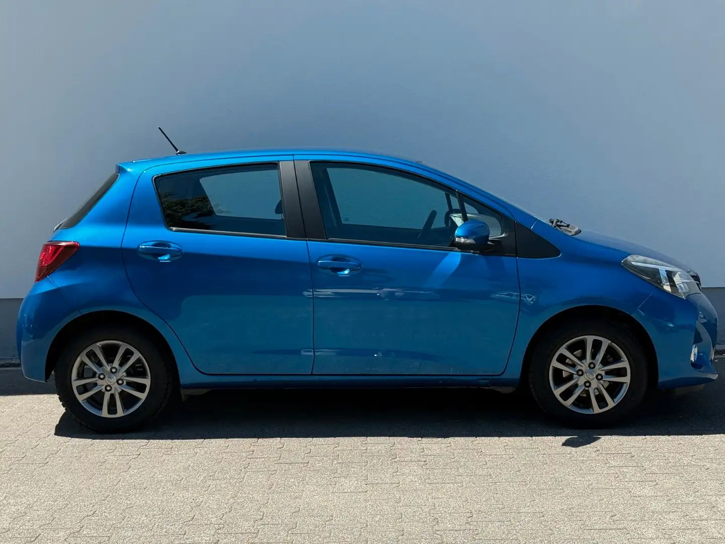 Toyota Yaris Comfort, Rückfahrkamera, LM-Räder Blauw - 2