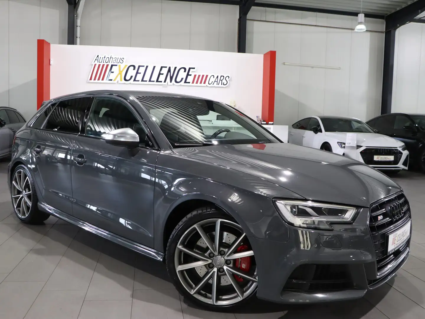 Audi S3 SPORTBACK 2.0 TFSI QUATTRO / NANOGRAU + BLACK Gri - 2