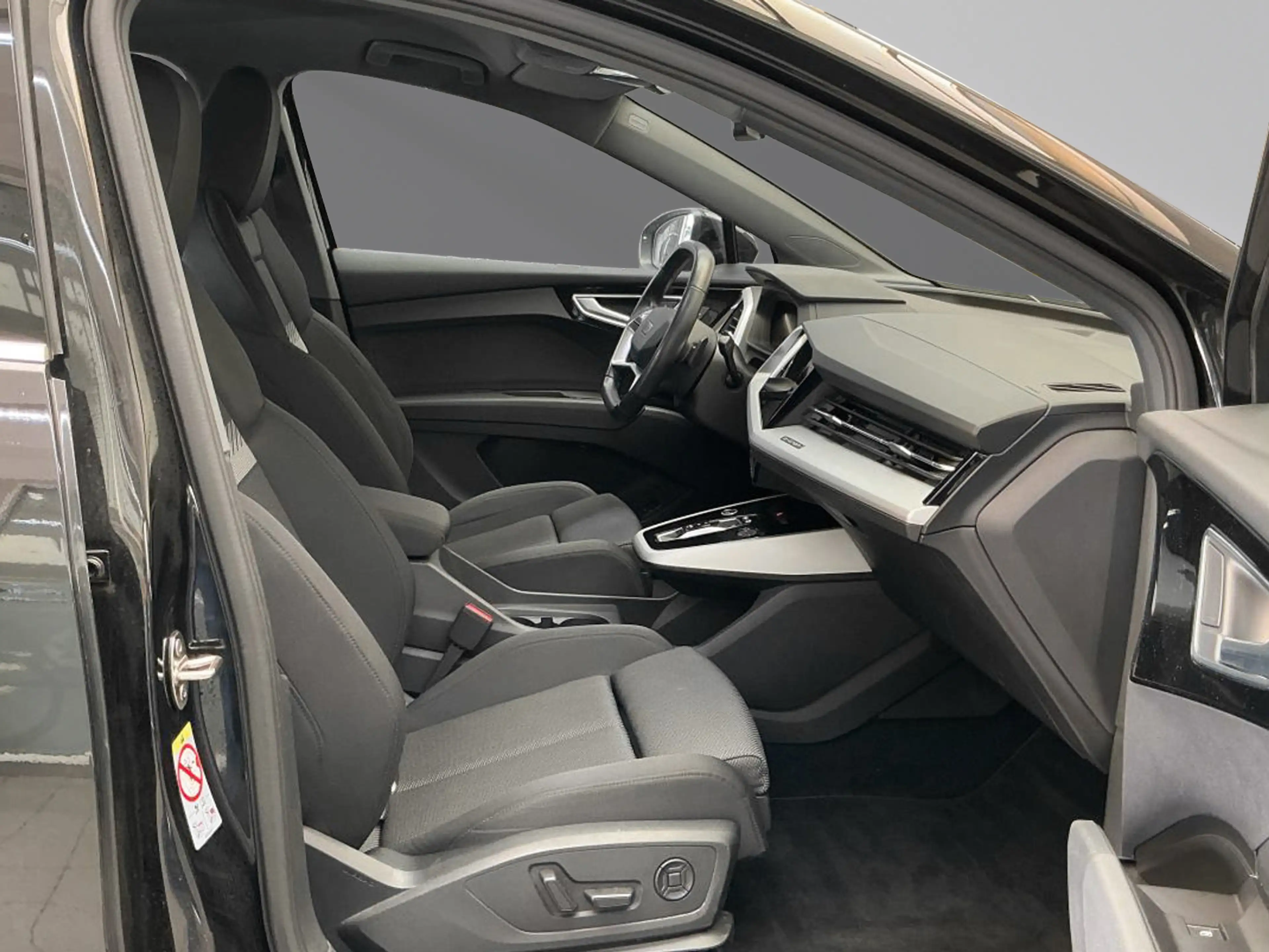Audi Q4 e-tron MMI Matrix-LED ACC Memory Sitzheizung — photo 3