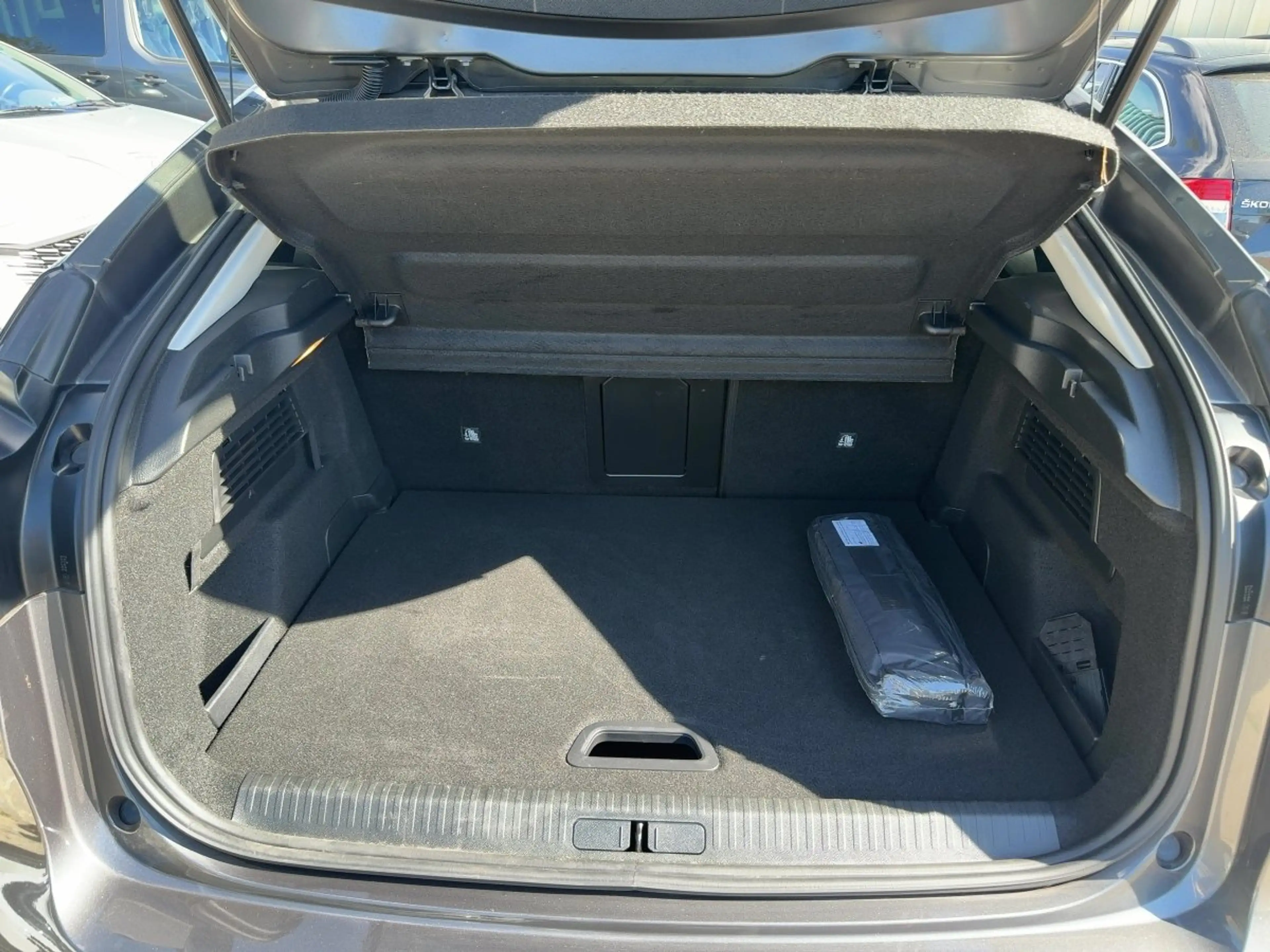 Citroen C4 1.2 PureTech 130 Max LED+Navi+SHZ+2xKlima+LM — photo 7