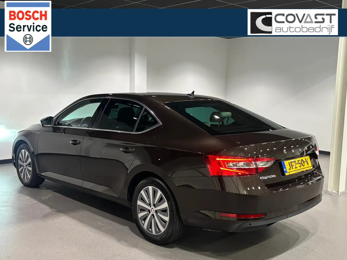 Skoda Superb 1.5 TSI ACT Business Edition Plus Leder|LED|Keyles Bruin - 2