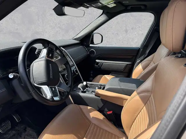 Land Rover Discovery view 5