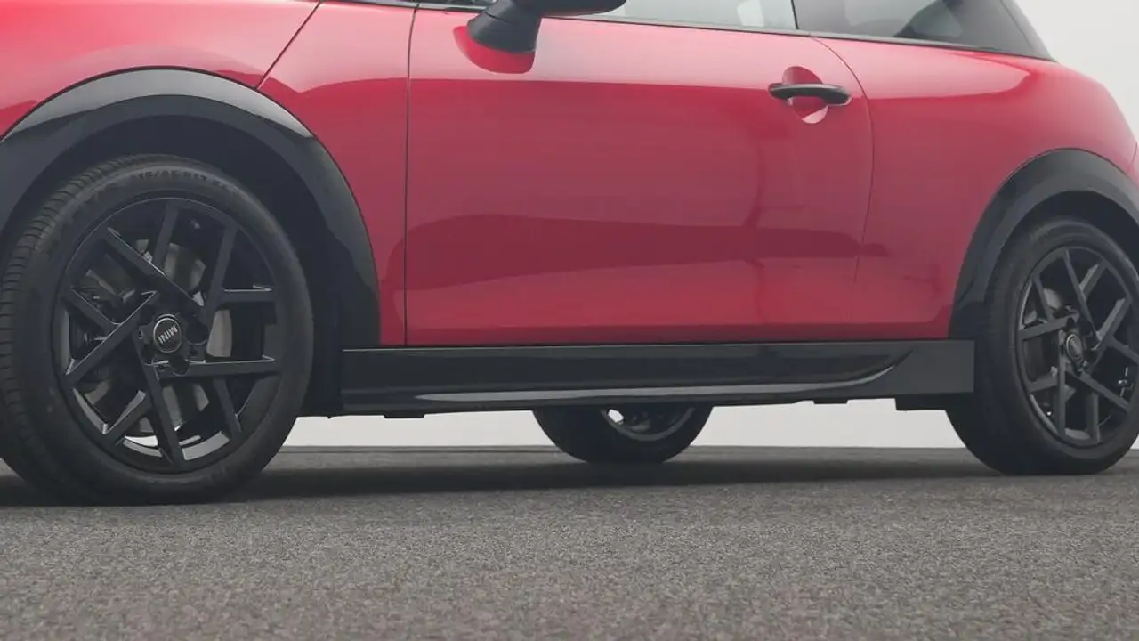 MINI Cooper S John Cooper Works Trim 21