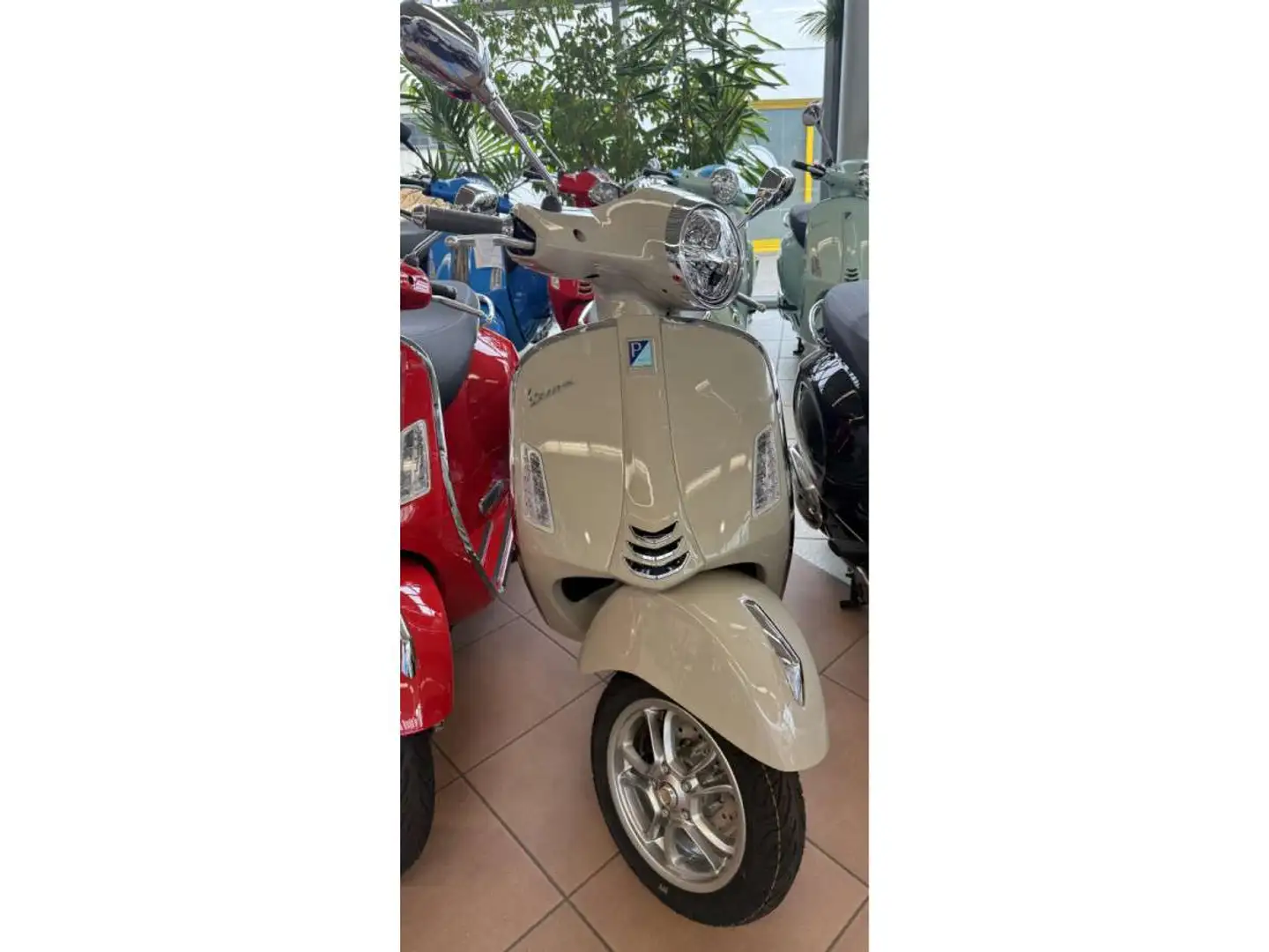 Vespa GTS 125 Vert - 2