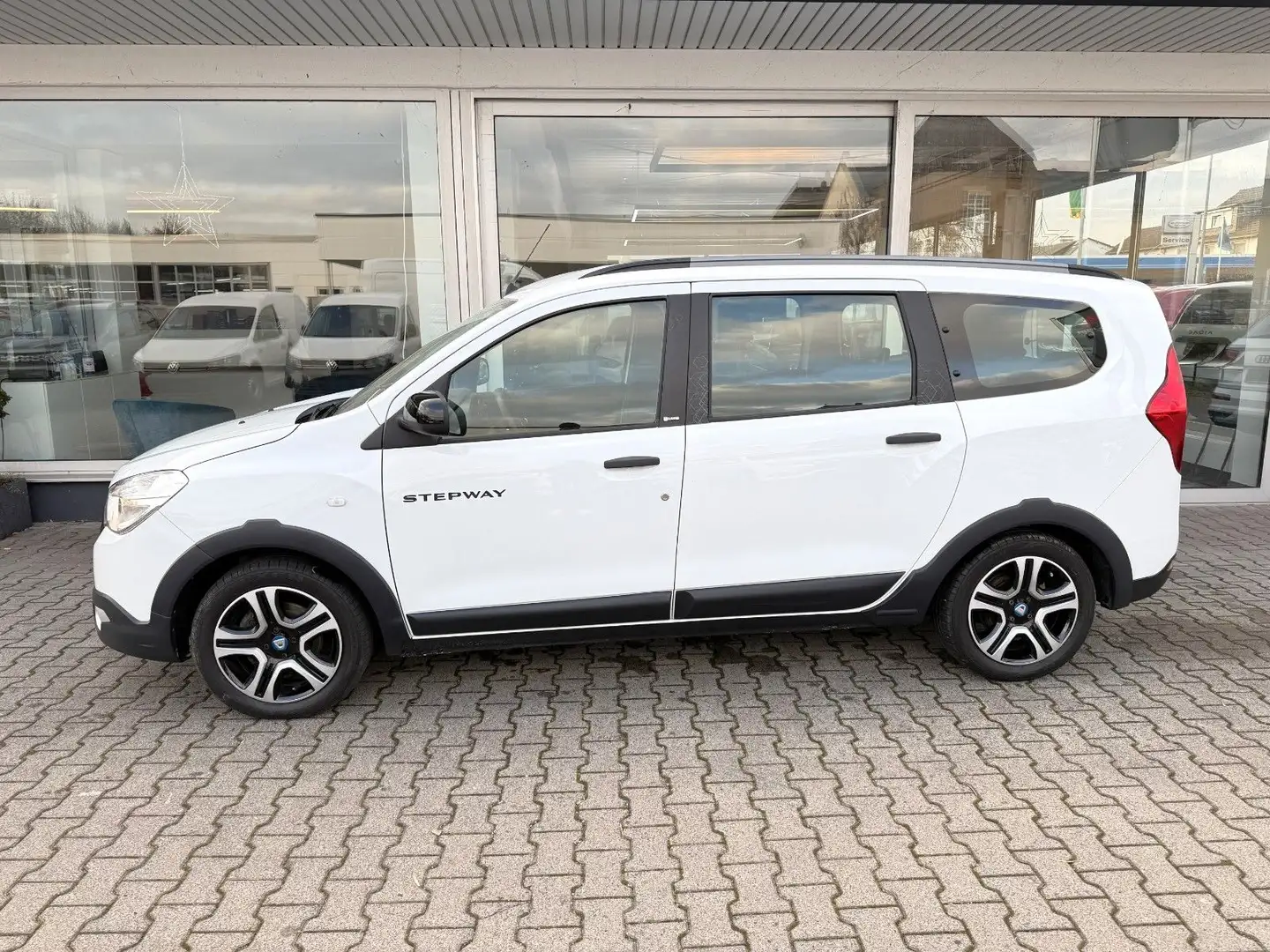 Dacia Lodgy Stepway  *7-SITZER*NAVI*SITZH*KAMERA*CARPL Weiß - 2