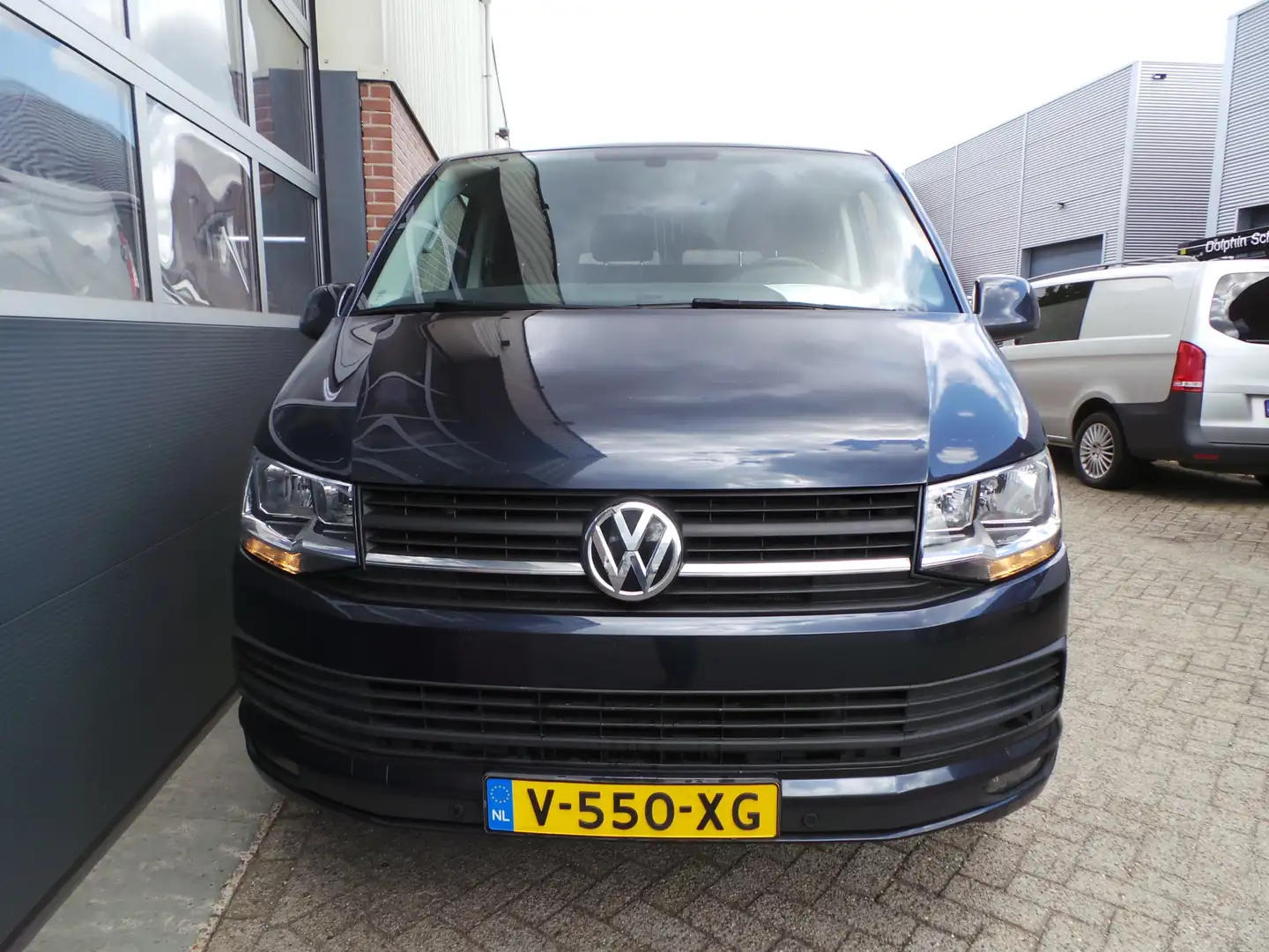 Volkswagen T6 Transporter 2.0 TDI 150pk DSG L1H1 Airco,Cruise,Navi,Pdc,Enz 2 Blauw - 2