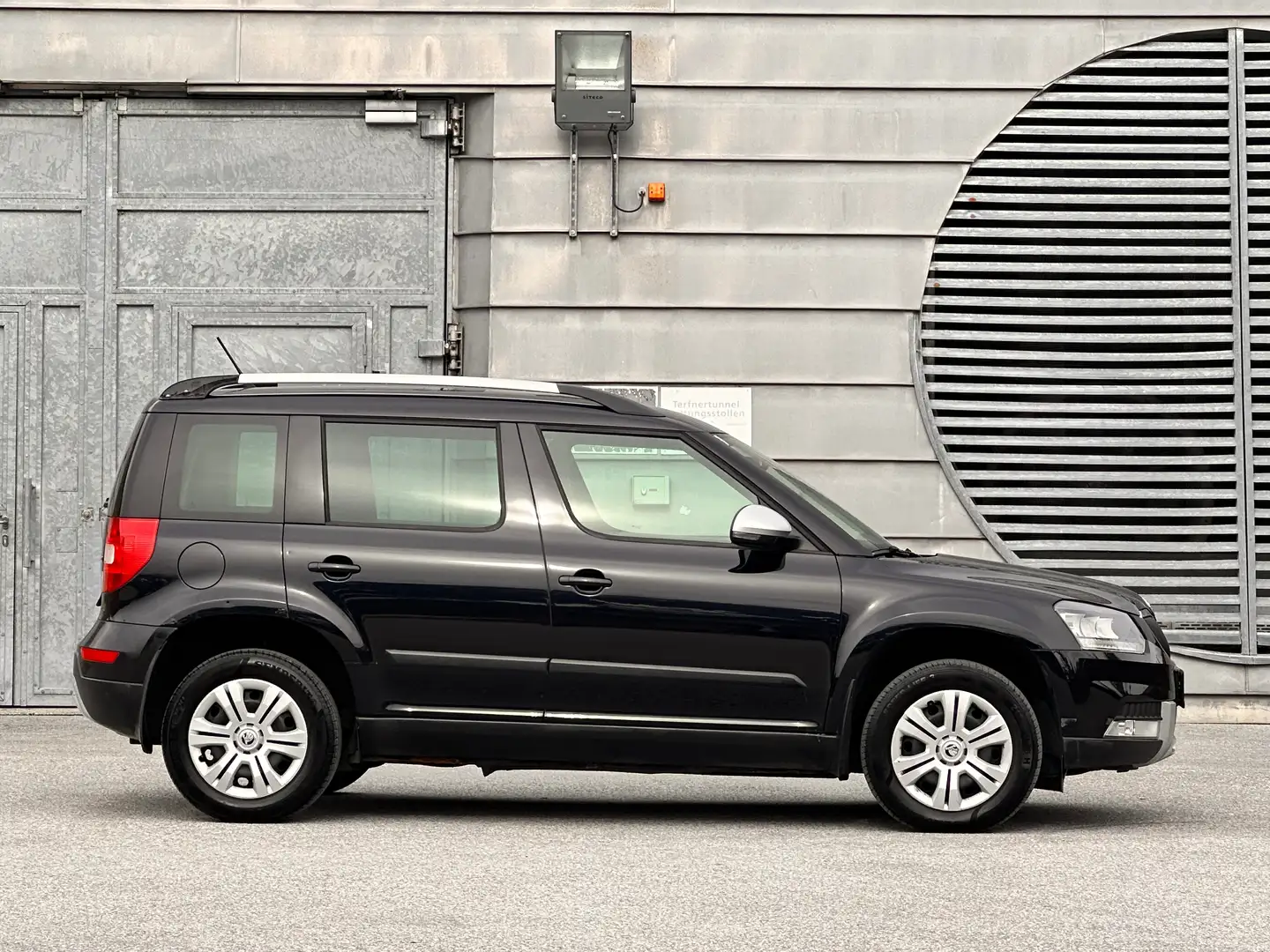 Skoda Yeti Active Outdoor 4x4 / Euro 5 / Klima / Allrad Schwarz - 1