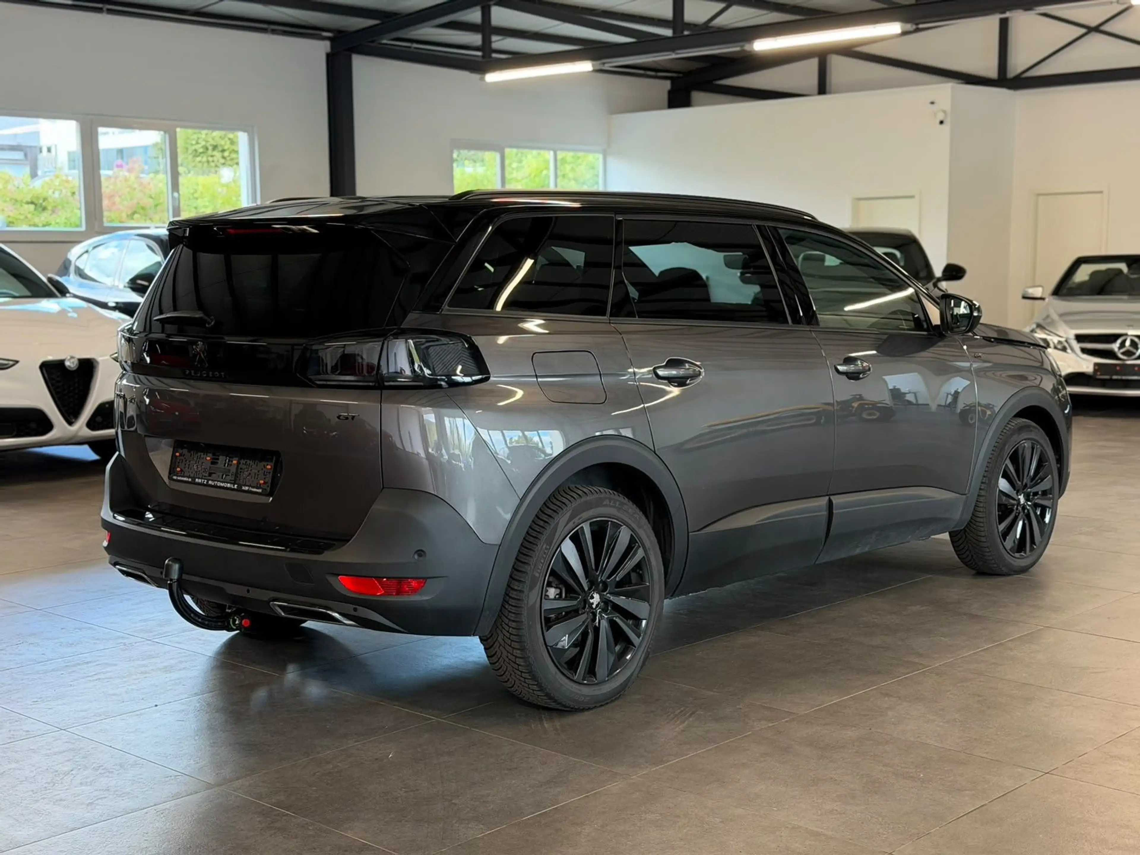 Peugeot 5008 Hybrid 136 GT PANO+ACC+KAM+LED+TOT.W+7SITZE — photo 6