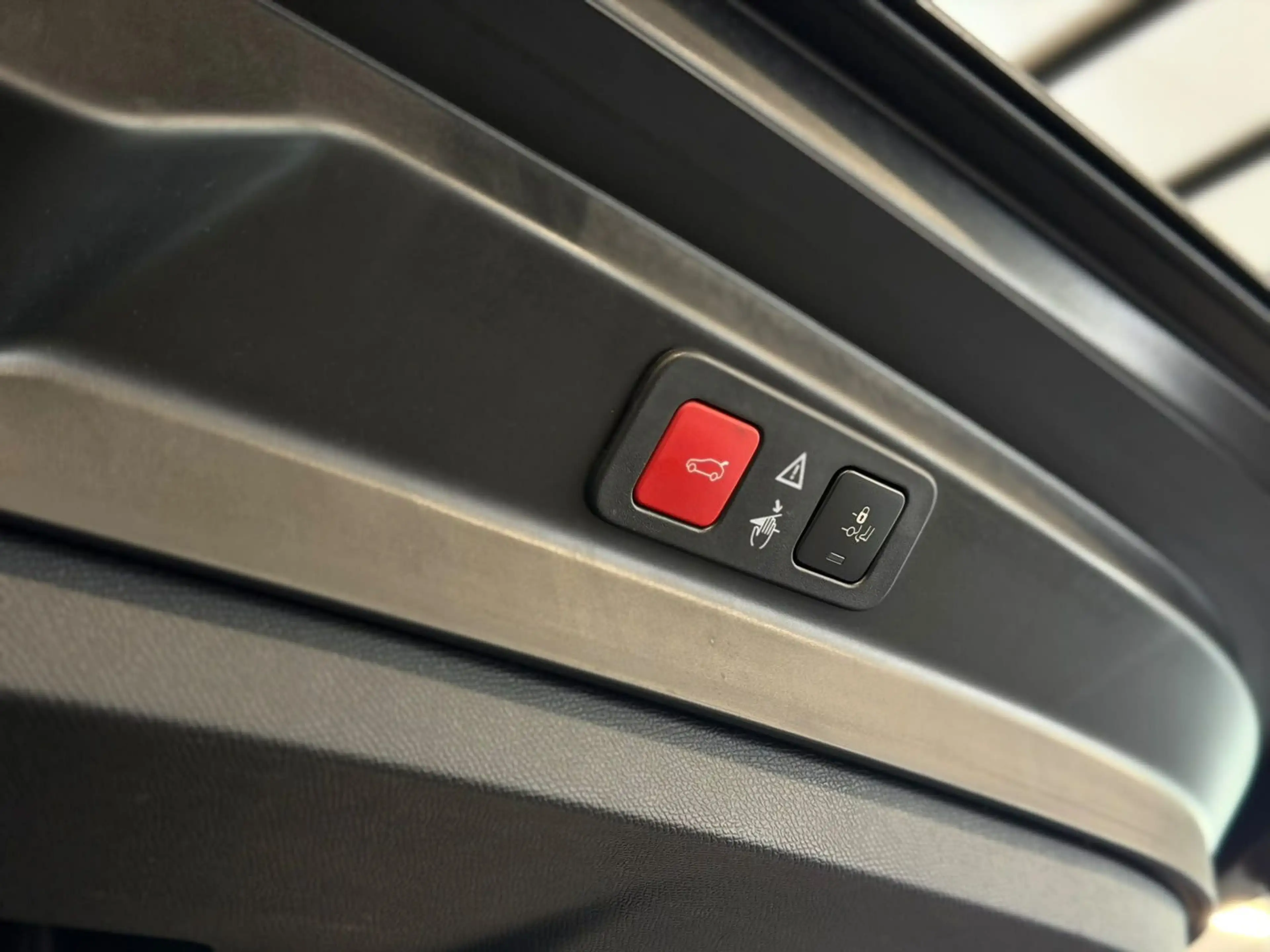 Peugeot 5008 Hybrid 136 GT PANO+ACC+KAM+LED+TOT.W+7SITZE — photo 14