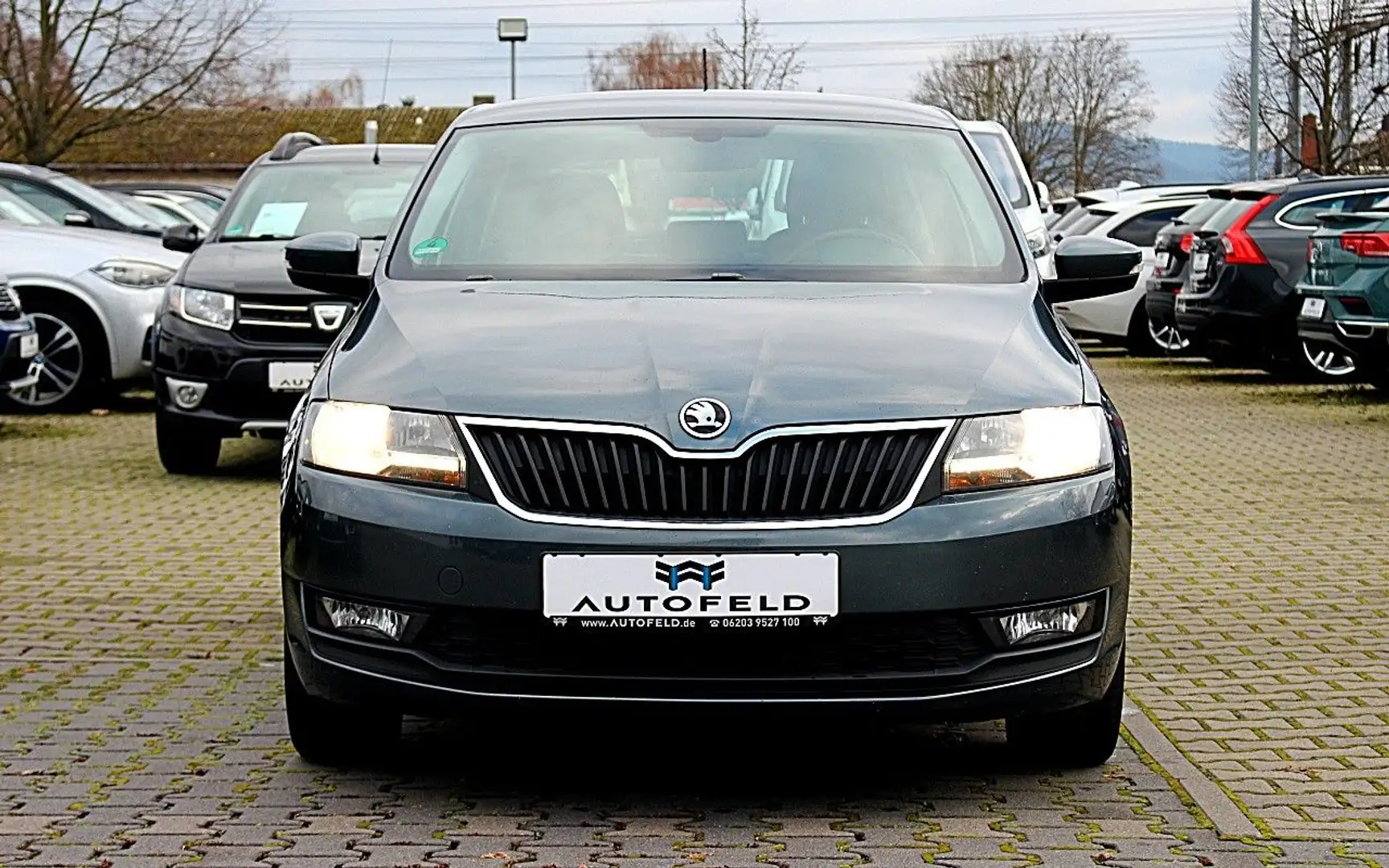 Skoda Rapid/Spaceback 1.0 TSI Ambition/PDC/BT/APPLECAR Grau - 2