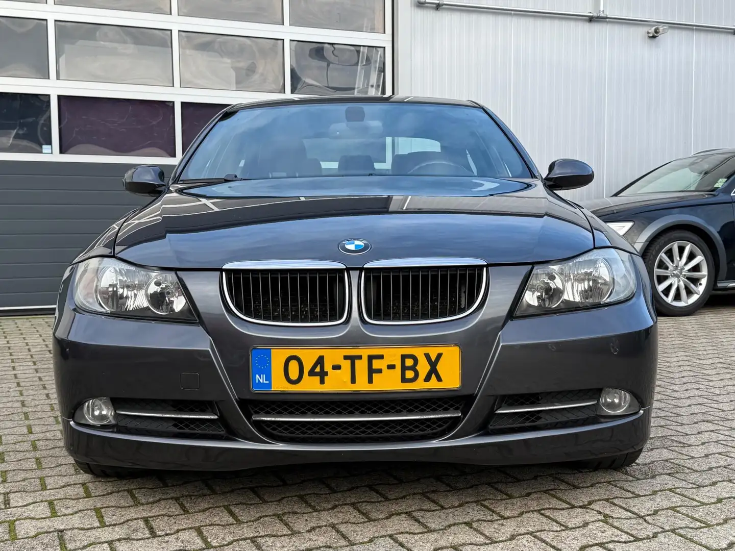 BMW 320 3-serie 320i Sedan 2005 Automaat Navi Leder Sports Grijs - 2