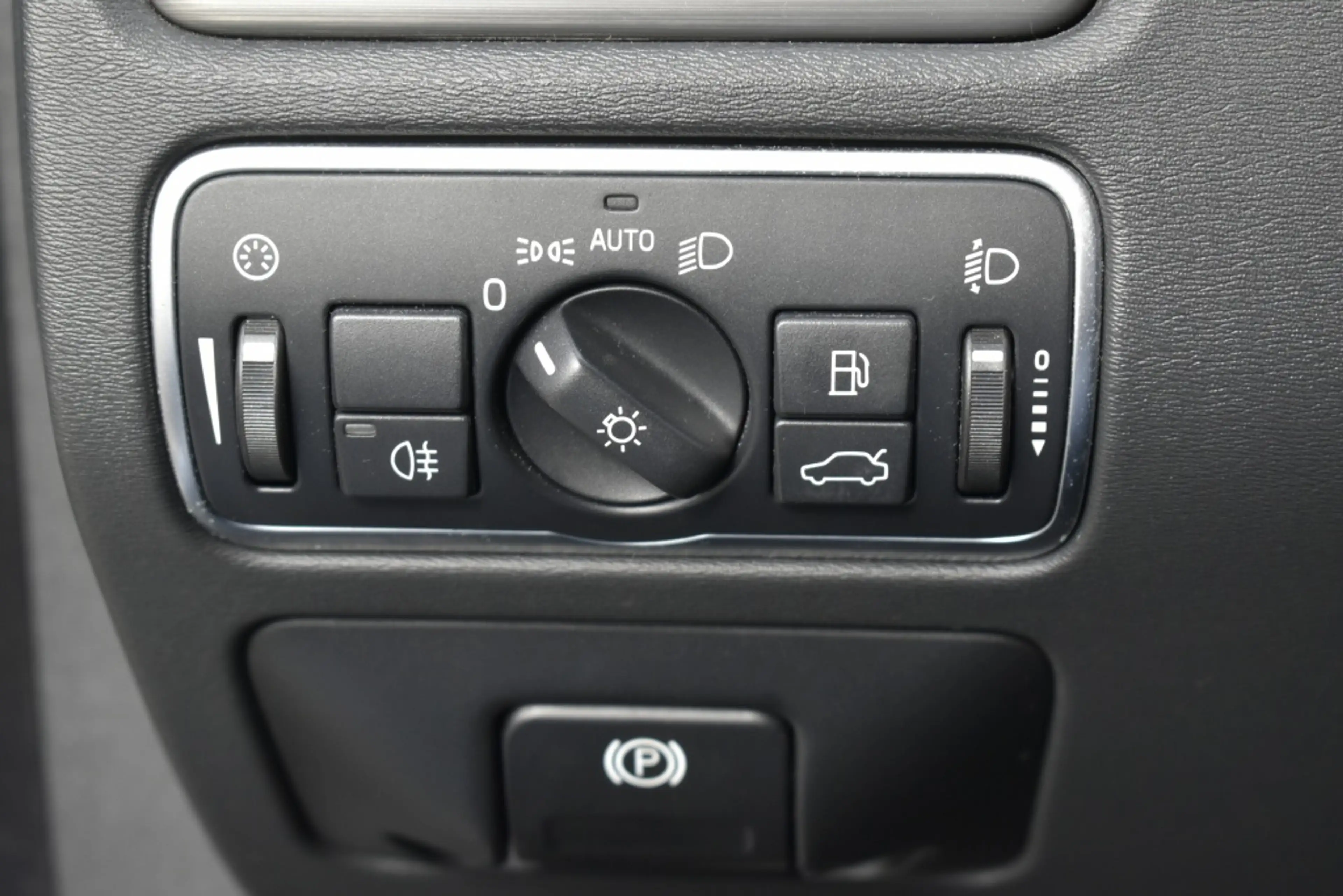 Volvo V70 2.0 T5 Kinetic — photo 16