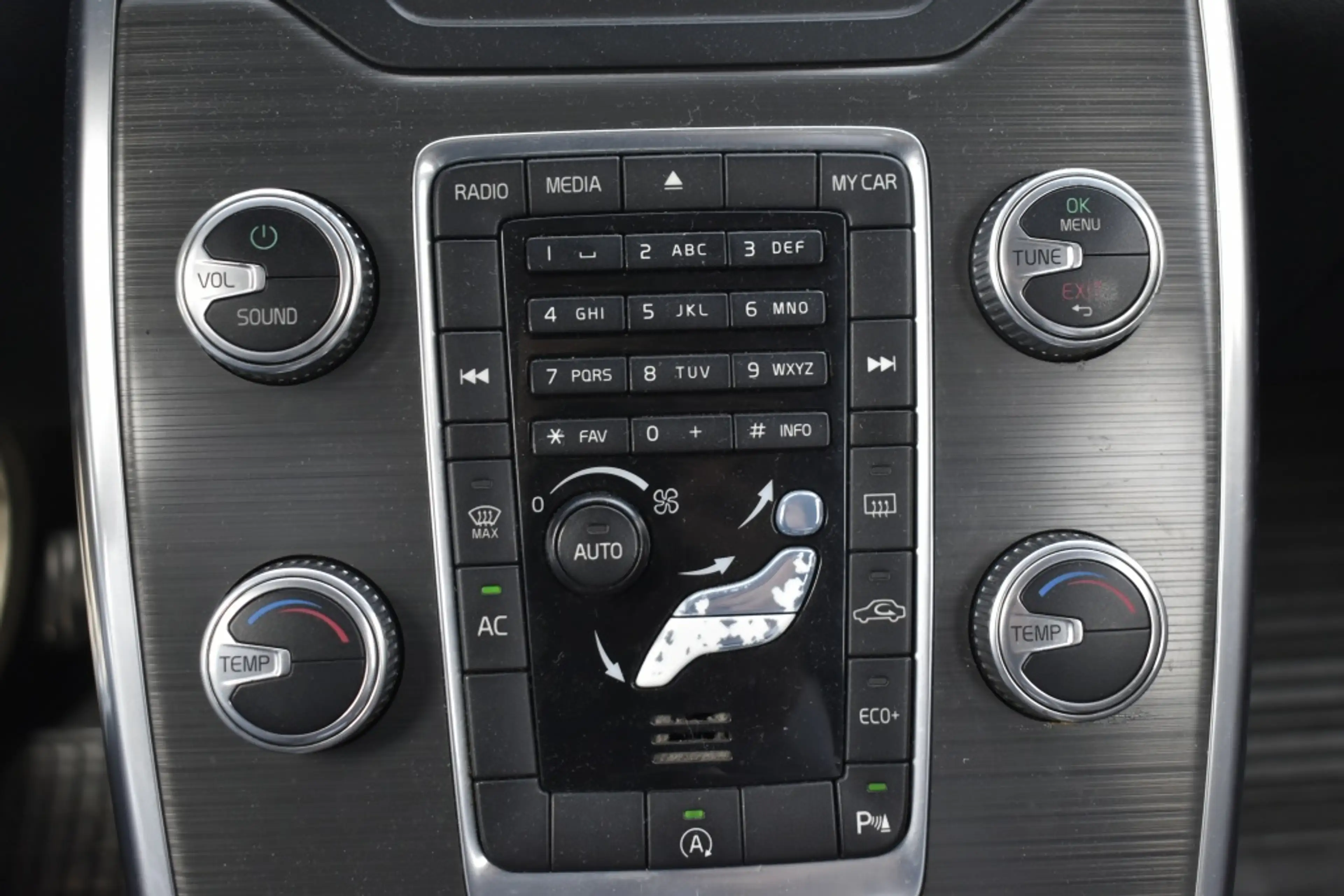 Volvo V70 2.0 T5 Kinetic — photo 20