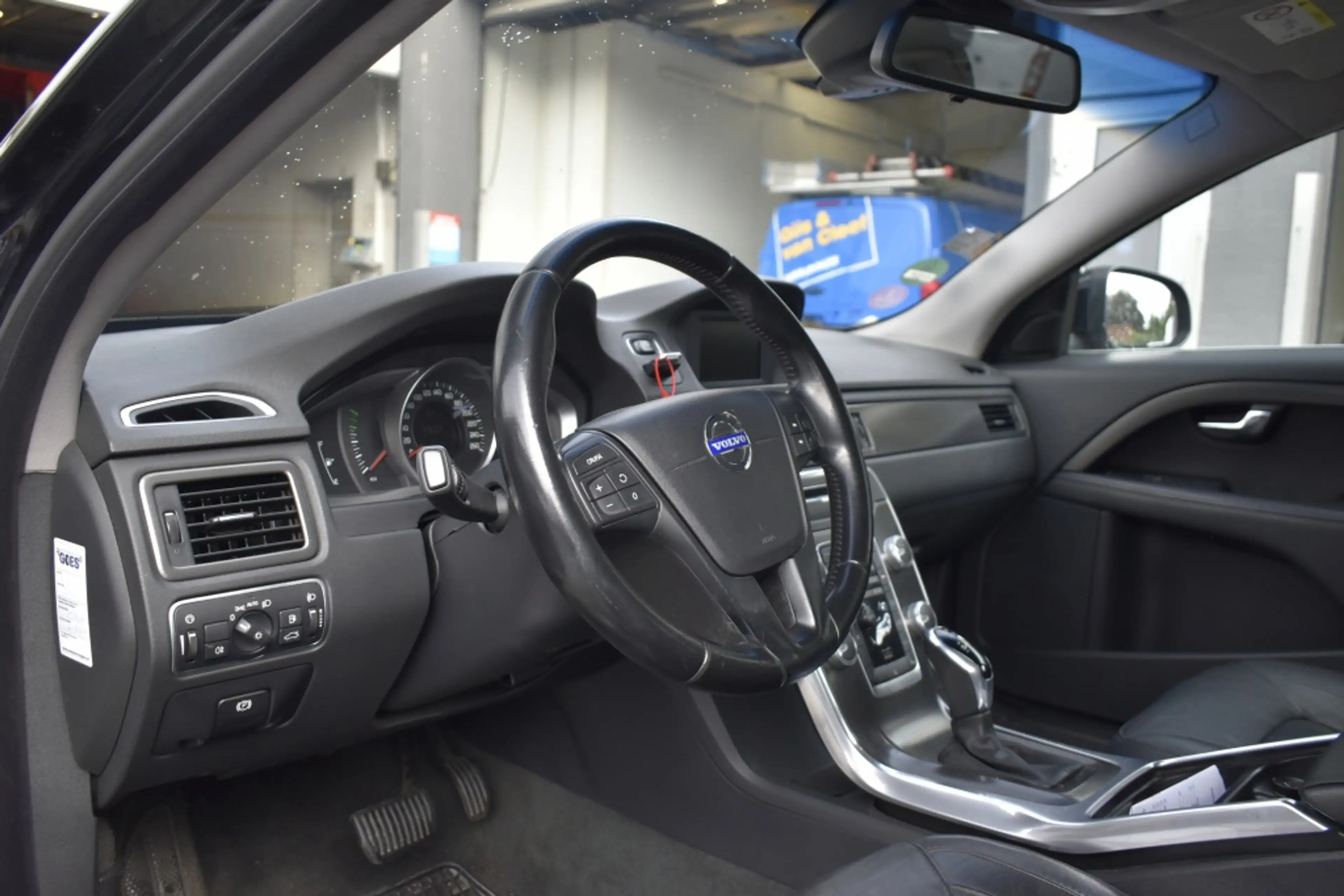 Volvo V70 2.0 T5 Kinetic — photo 9