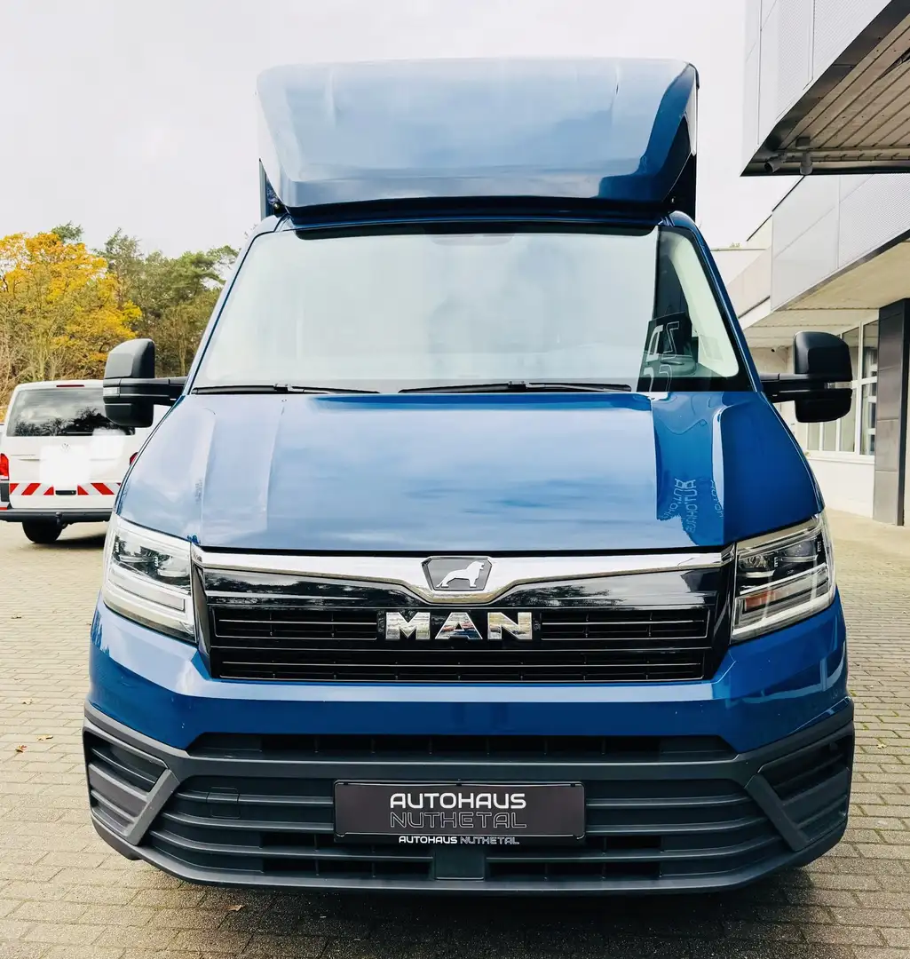 MAN TGE KOFFER LADEBORDWAND   SCHWINGSITZ   LED Blau - 2