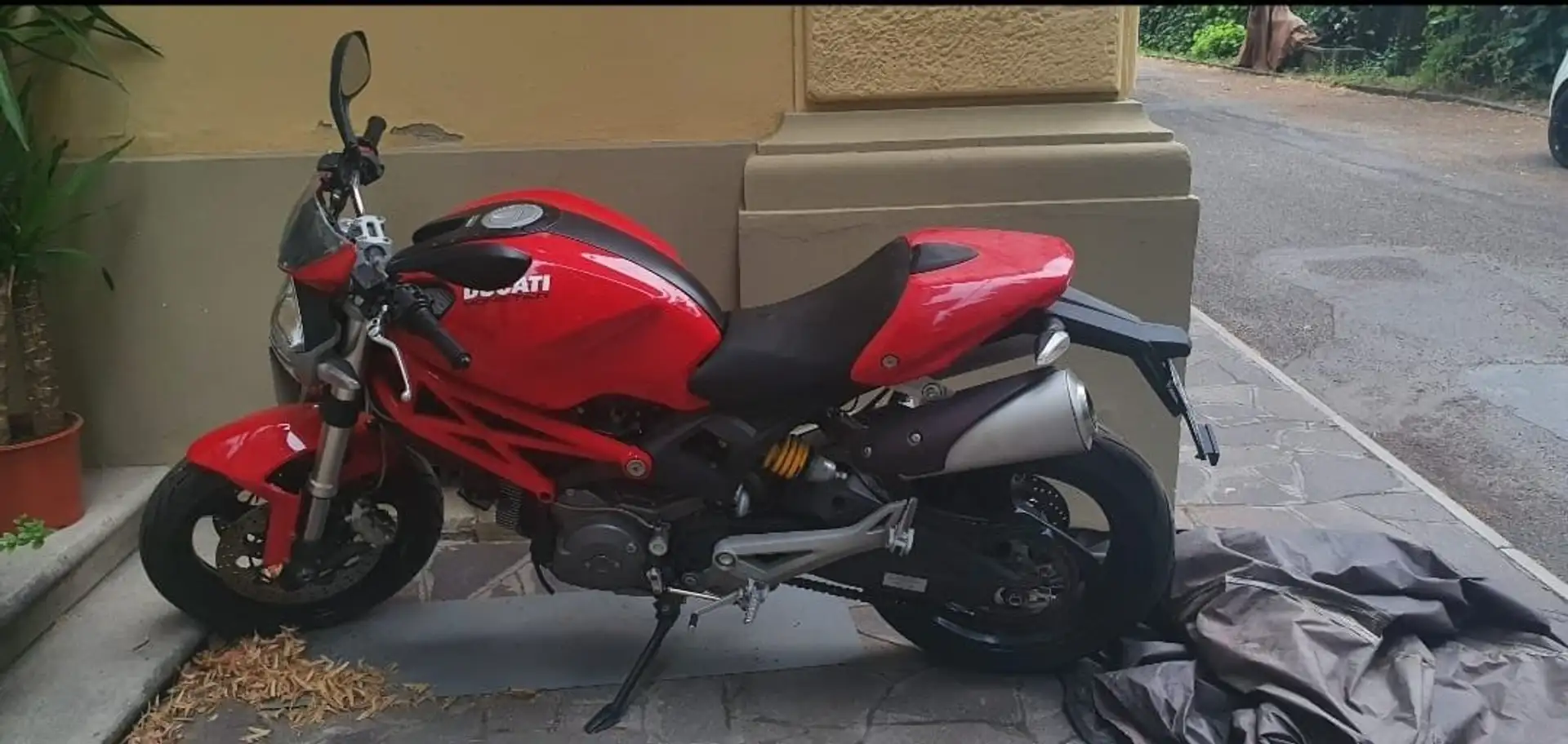 Ducati Monster 696 Rojo - 2