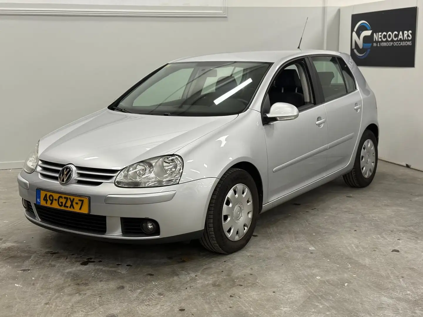 Volkswagen Golf 1.4 TSI Trendline / DEALER ONDERHOUDEN / SUPER NET Grijs - 2