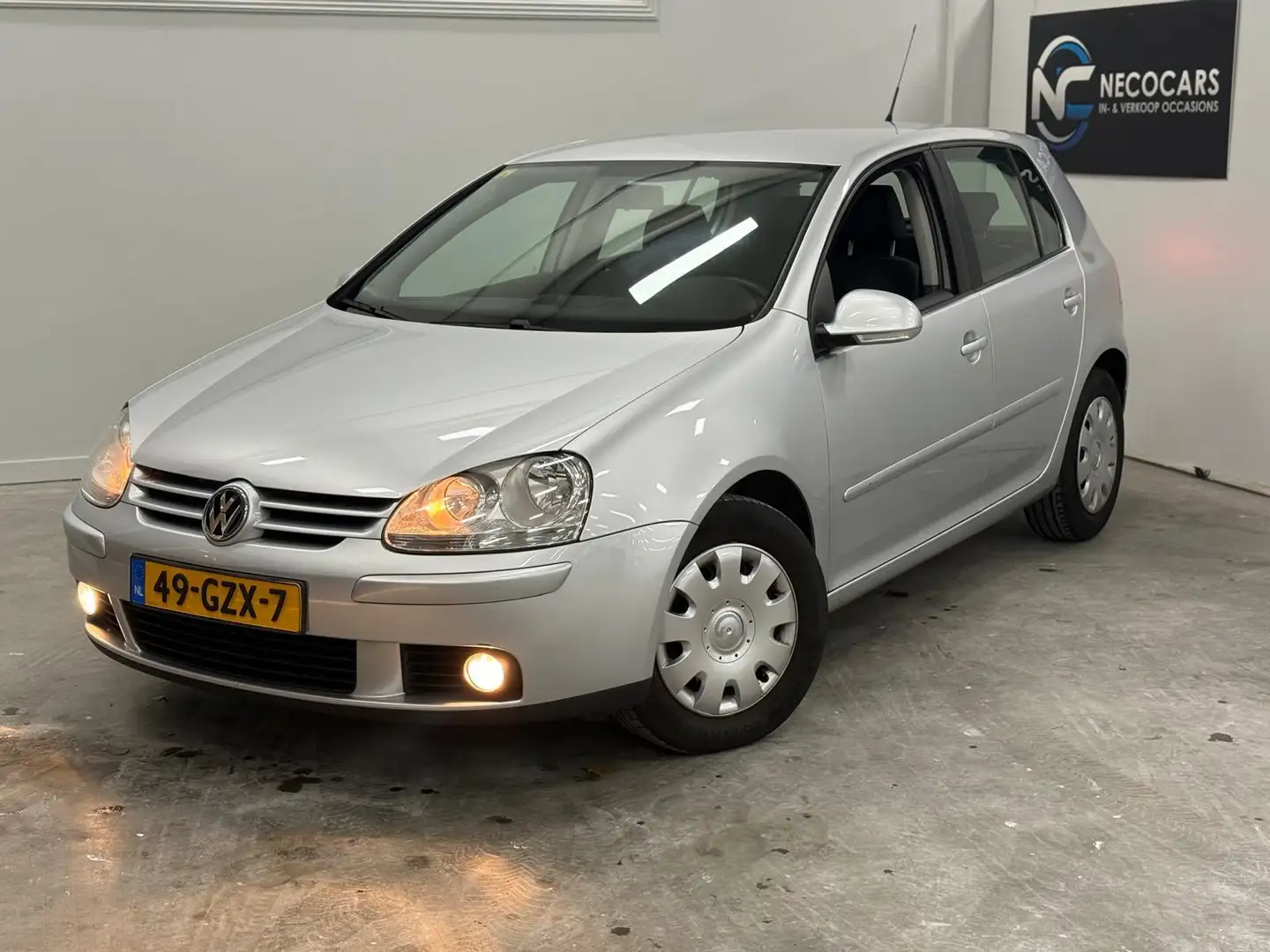 Volkswagen Golf 1.4 TSI Trendline / DEALER ONDERHOUDEN / SUPER NET Grijs - 1