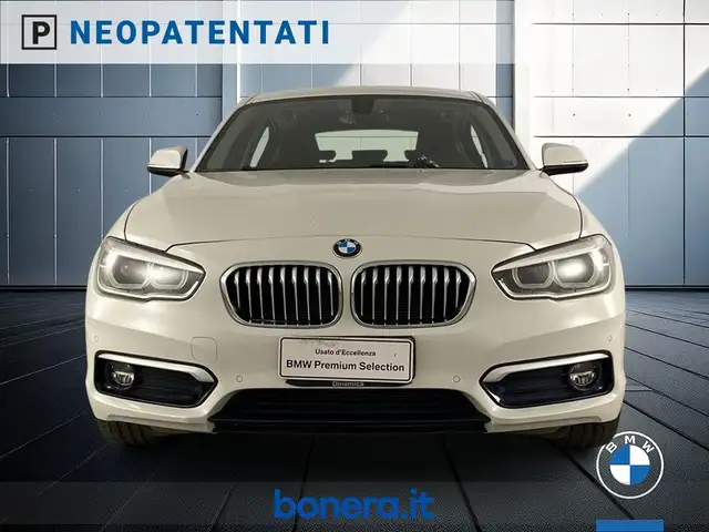 BMW 1 Series view 3
