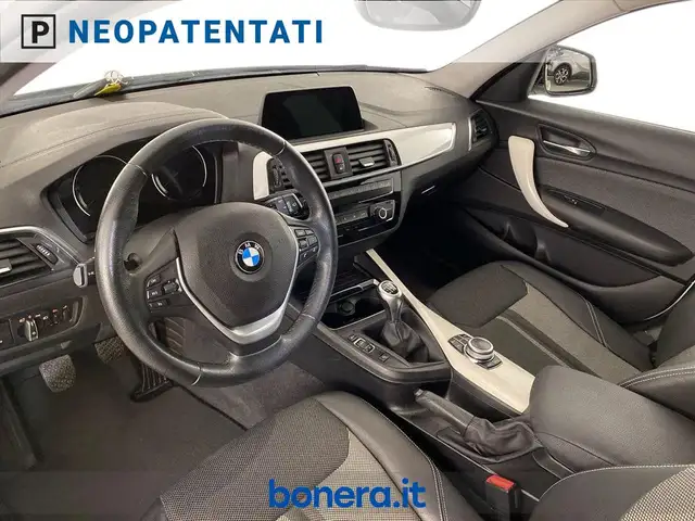 BMW 1 Series view 17