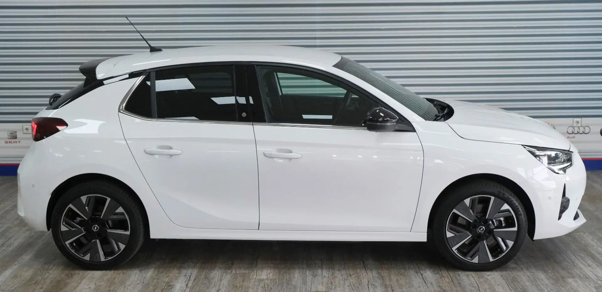 Opel Corsa -e F Ultimate *NAVI-PRO/LED/SHZ/PARK&GO* Weiß - 2