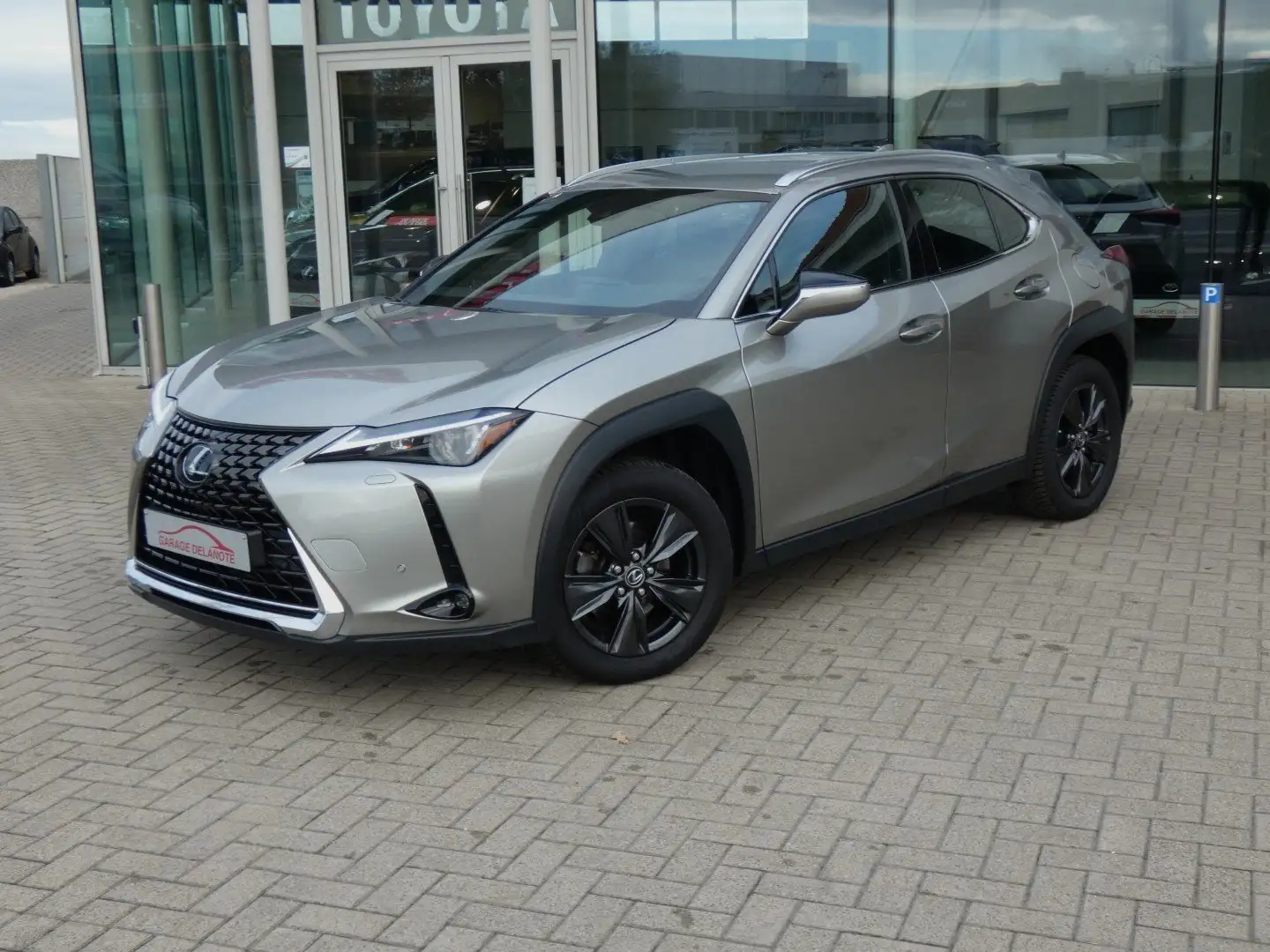 Lexus UX 250h Hybrid TREKHAAK +LEDER +Zetelverwarming +Dodehoek Beige - 1
