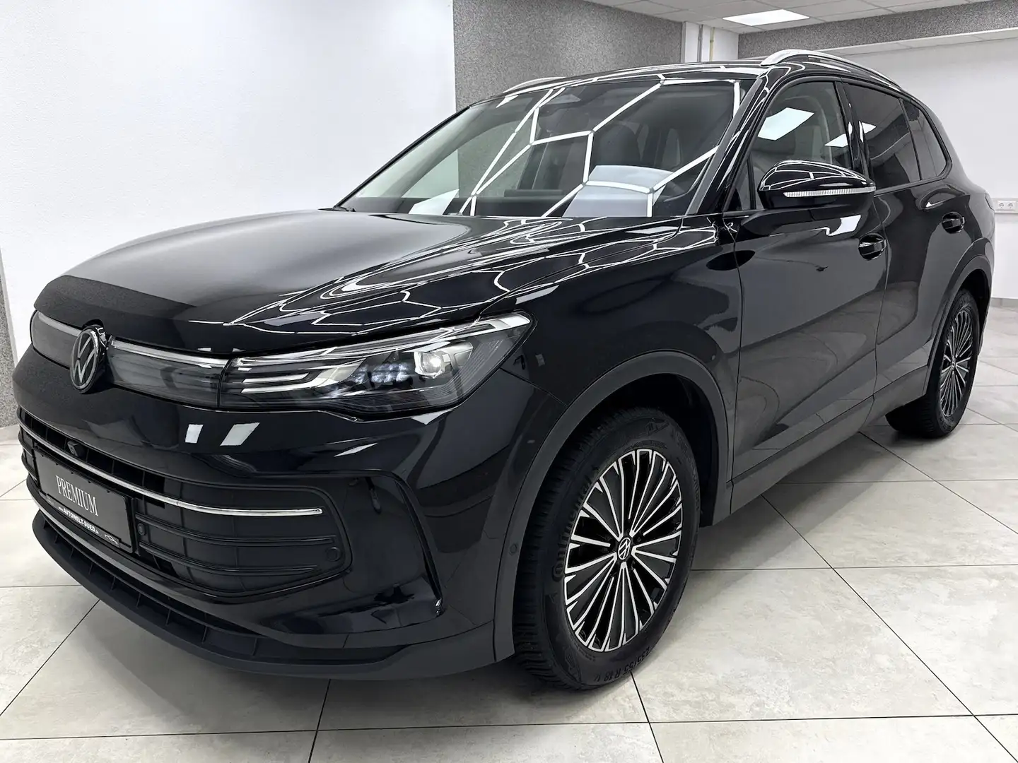 Volkswagen Tiguan Life 2.0 TDI Design-Paket IQ.Drive 360° AHK Noir - 2