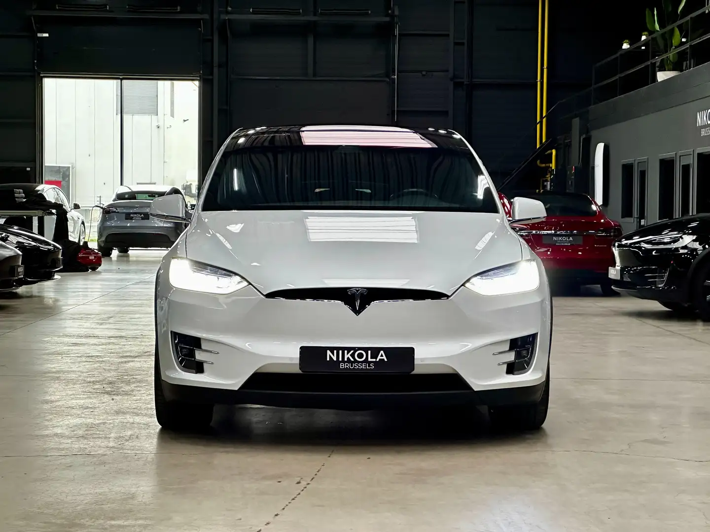 Tesla Model X PERFORMANCE - RAVEN MODEL - TOW HOOK Wit - 2