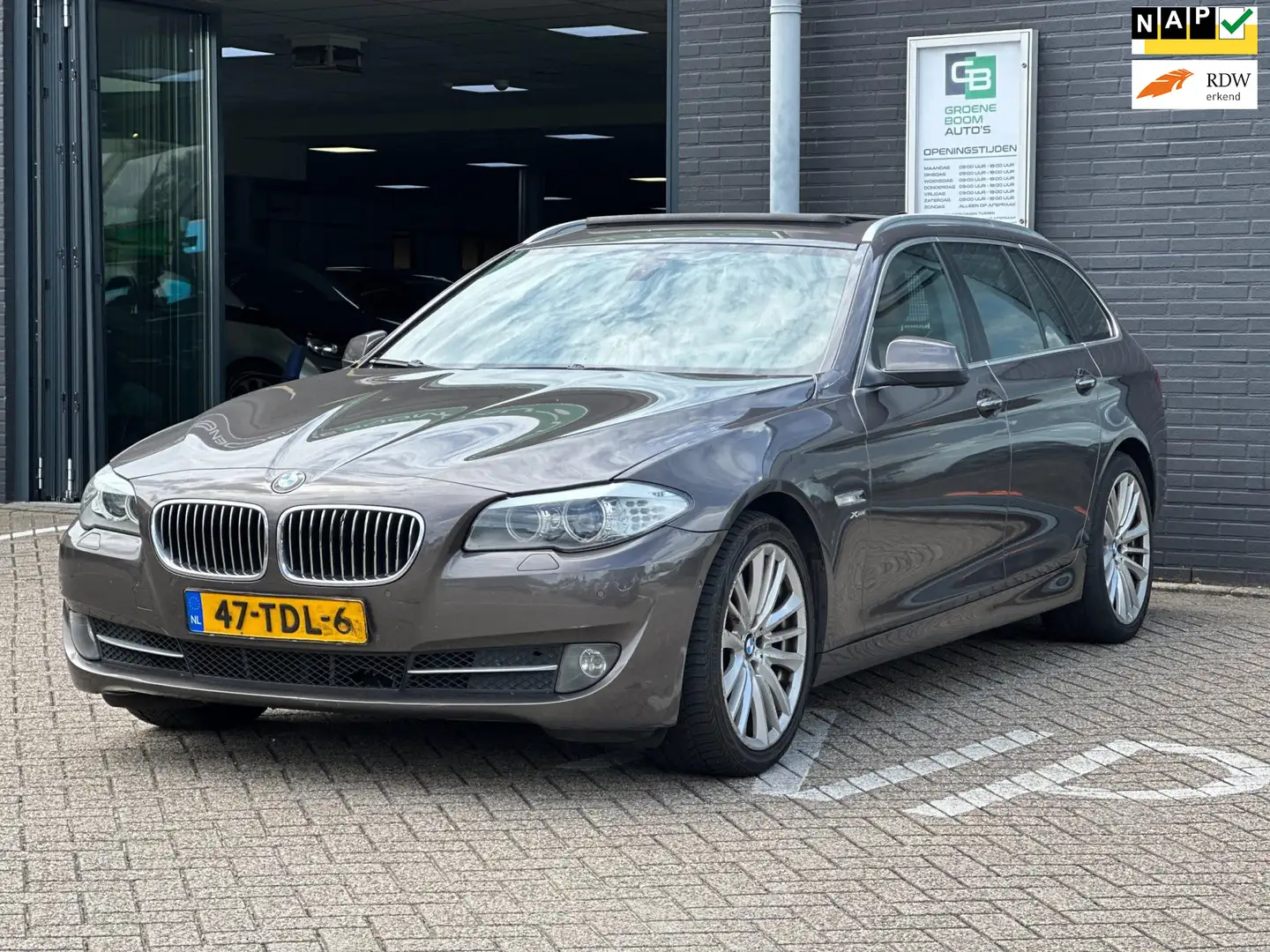 BMW 530 5-serie Touring 530xd High Executive/PANO-DAK/LEDE Bruin - 1