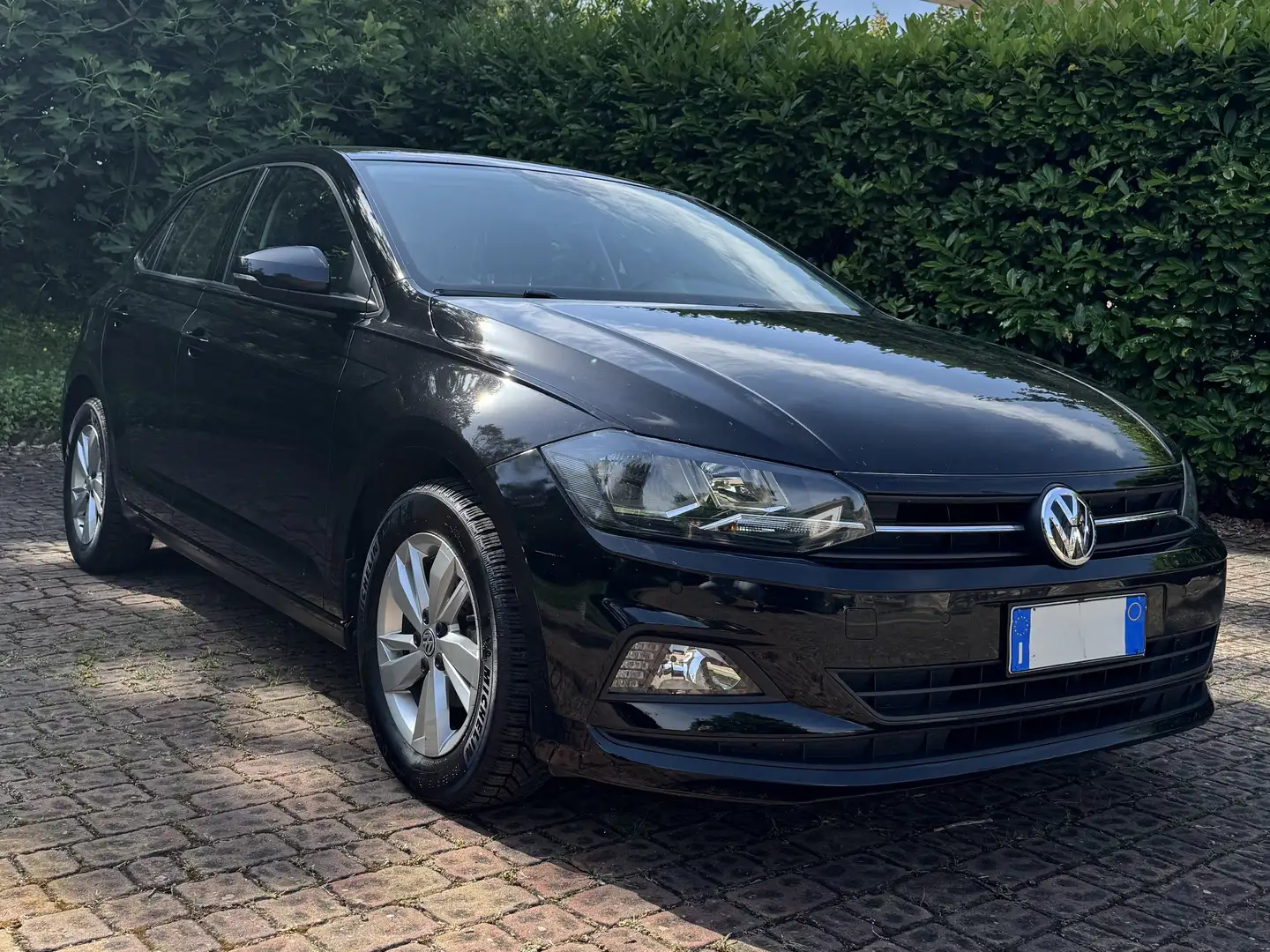 Volkswagen Polo Polo VI 2017 5p 1.0 mpi Comfortline 75cv Nero - 2
