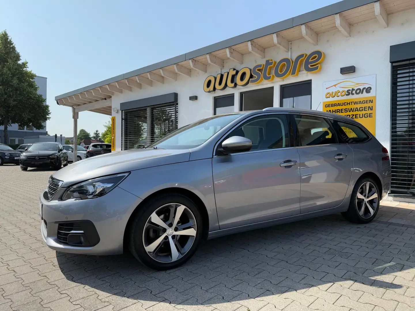 Peugeot 308 SW 1.5 BlueHDi 130 Allure 96 kW (131 PS), Autom... Gris - 1