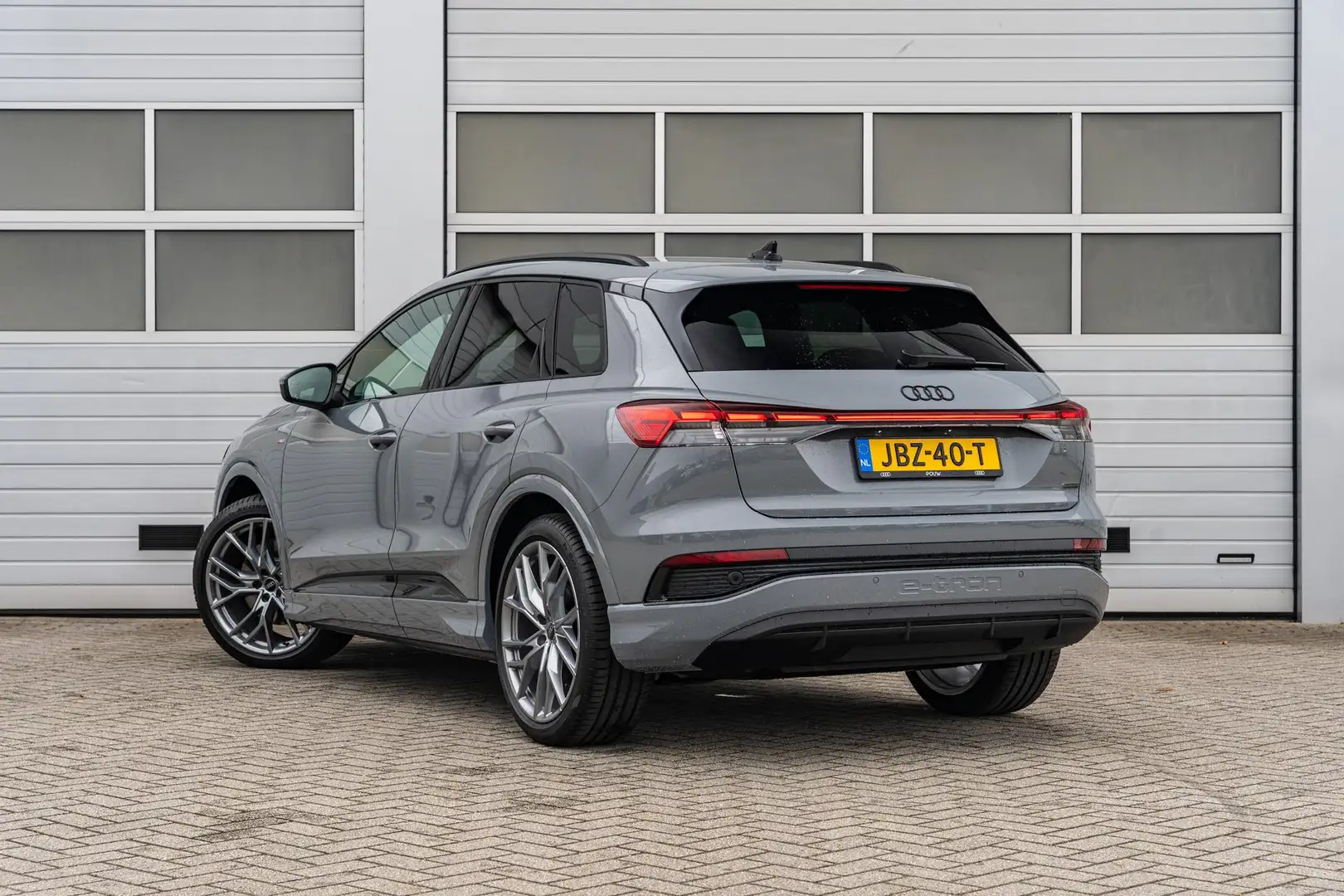 Audi Q4 e-tron 45 quattro 286pk S-Line Edition 82 kWh | Trekhaak Gris - 2