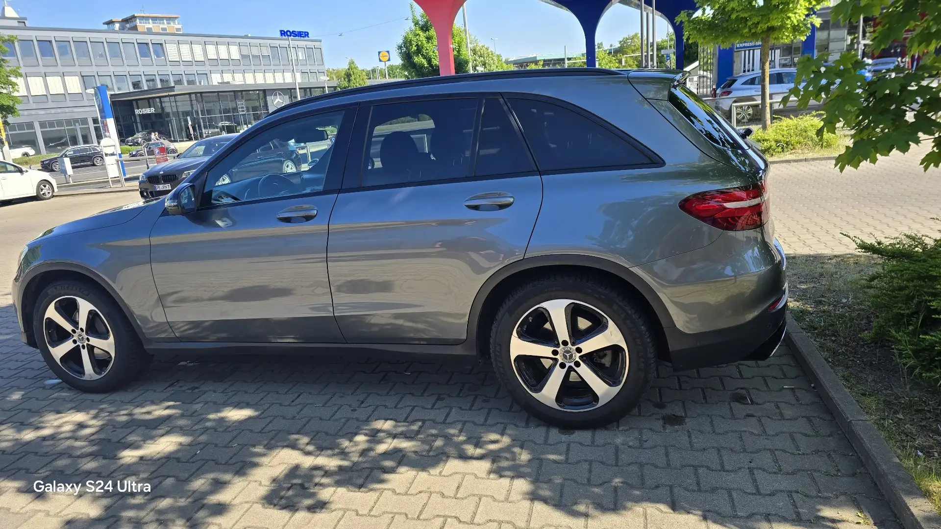 Mercedes-Benz GLC 220 GLC 220 d 4Matic AMG Line 360° Kamera Grau - 1