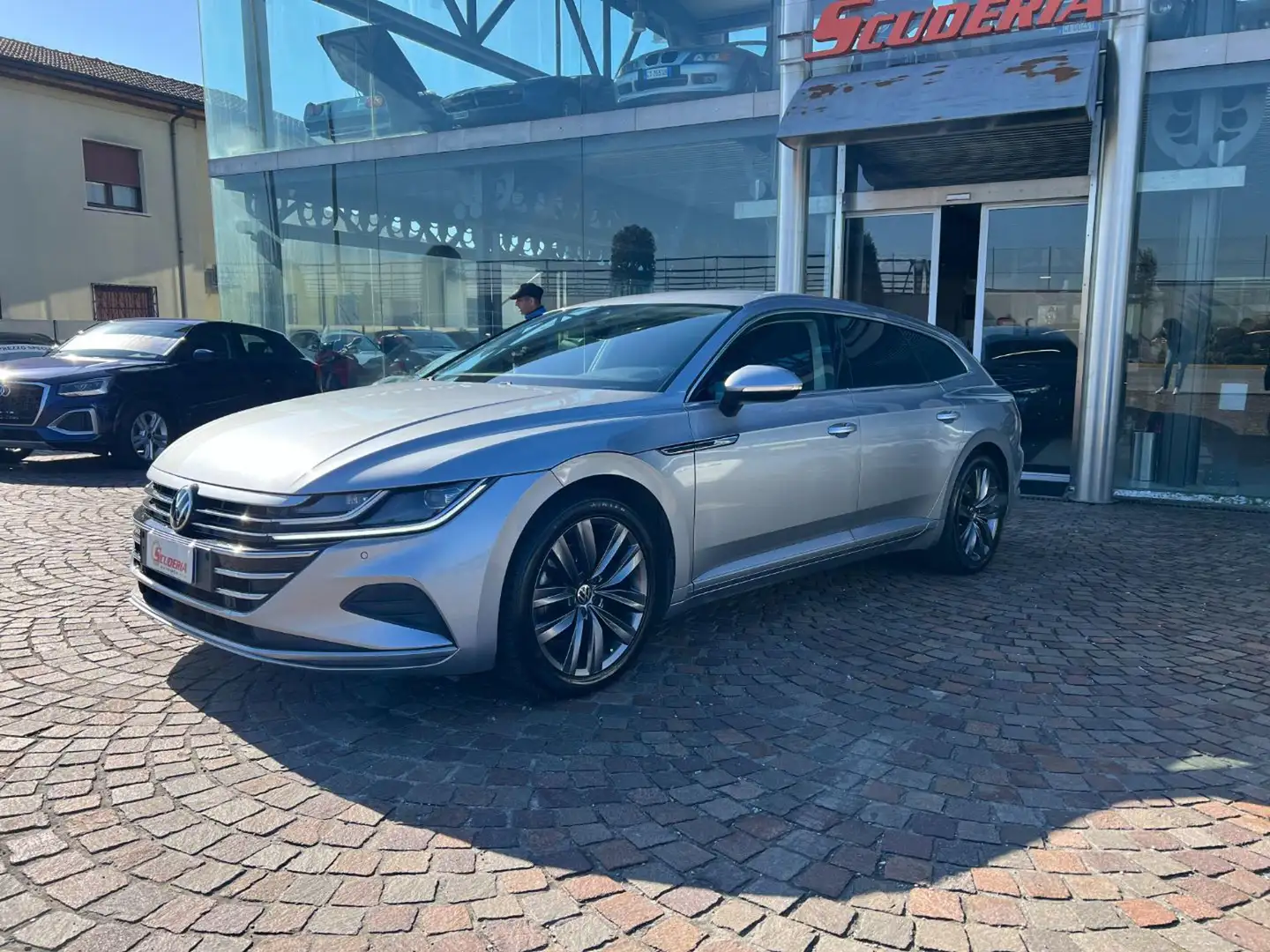 Volkswagen Arteon Business 2.0 TDI DSG Elegance BlueMotion Tech Grau - 2