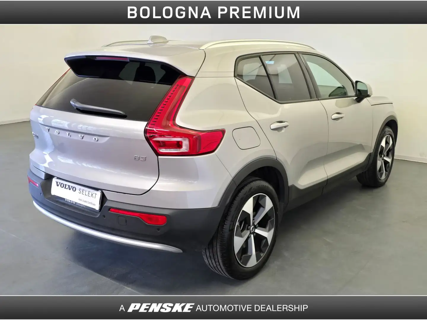 Volvo XC40 XC40 B3 automatico Core Gris - 2
