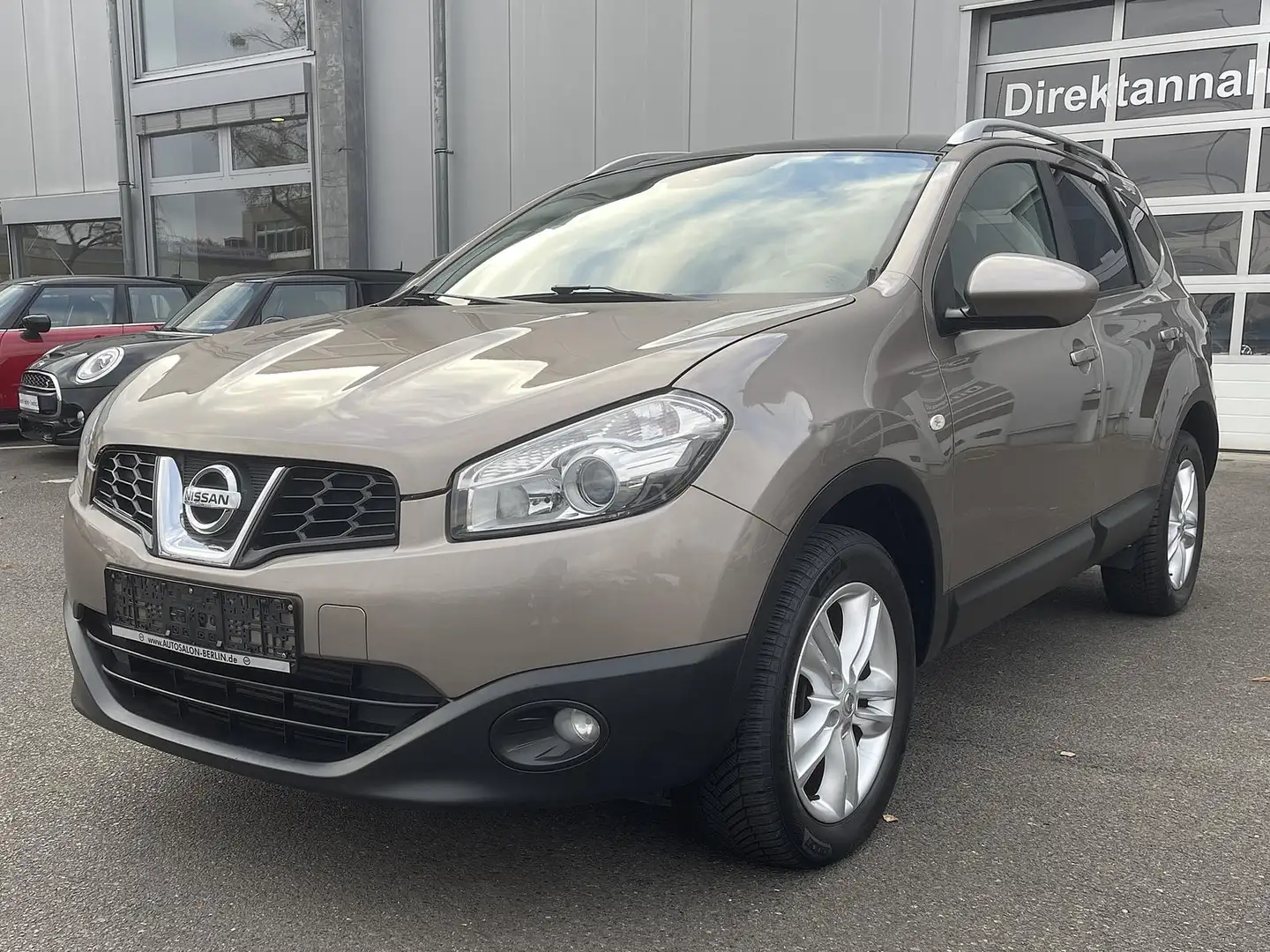 Nissan Qashqai 1.5 DCi 4x2 Acenta 7Sitzer PANO BT PDC Beige - 1