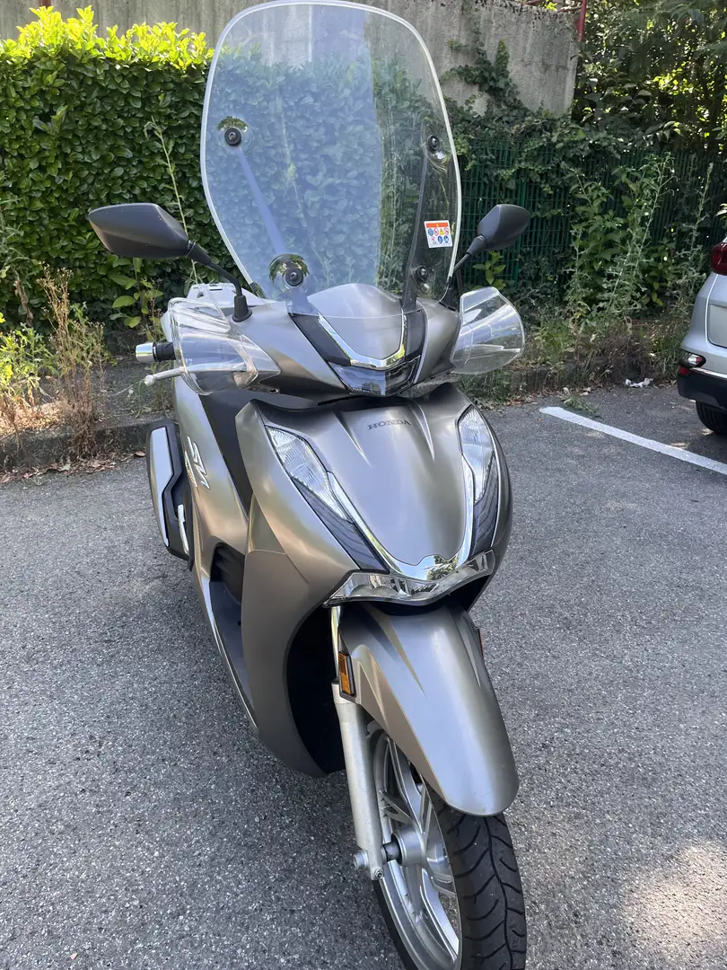 Honda SH 350i (2021-2024) - 1