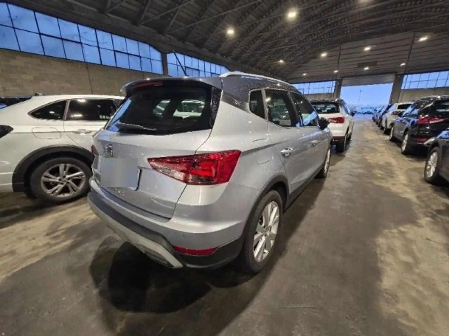 SEAT Arona 1.0 TSI Xperience LED Klima SiHz DSG Silber - 2