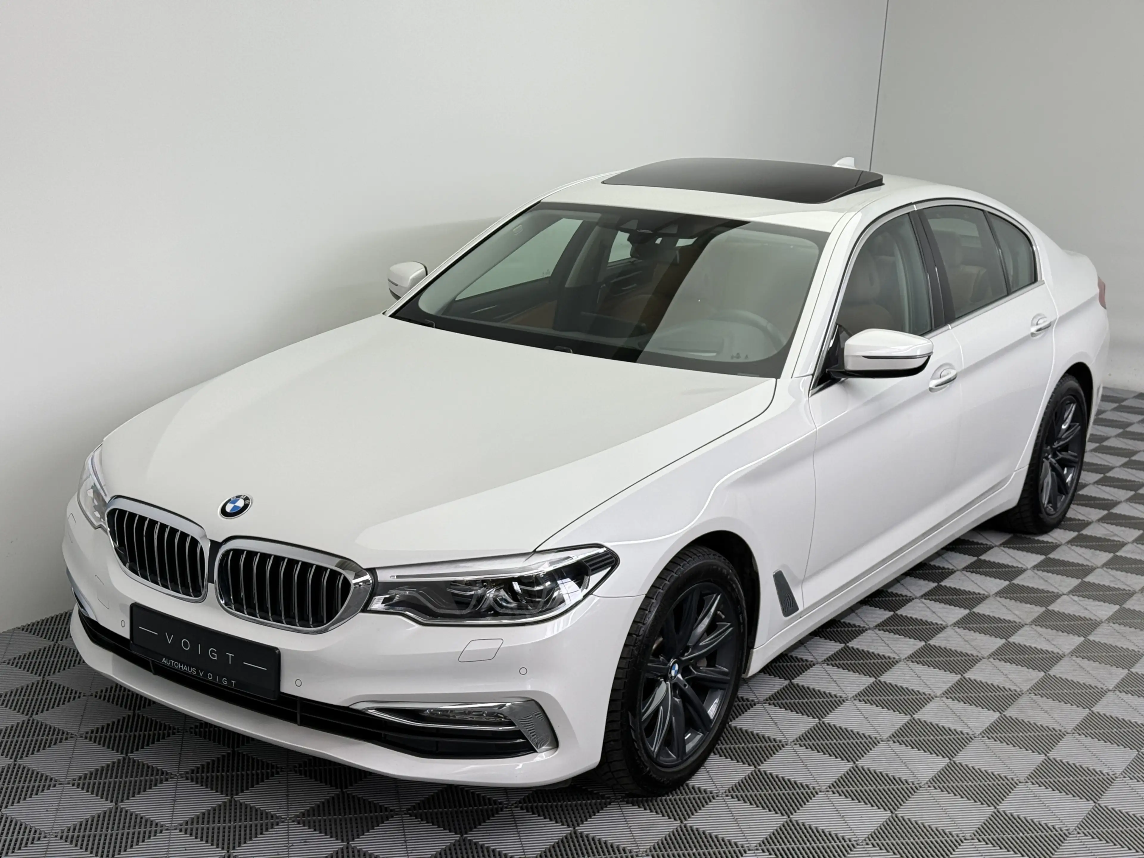 BMW 540 i Luxury Line|2.Hand|Pano|LCI|Kamera|No-OPF| — photo 2