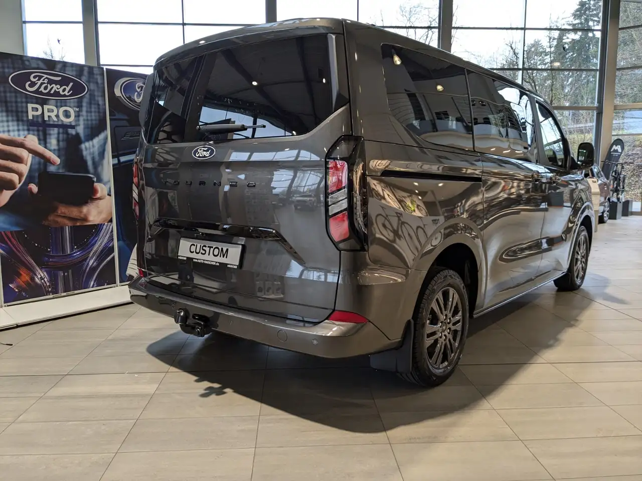 Ford Tourneo Custom 320 L1 2.0 l 110 kW Titanium 3