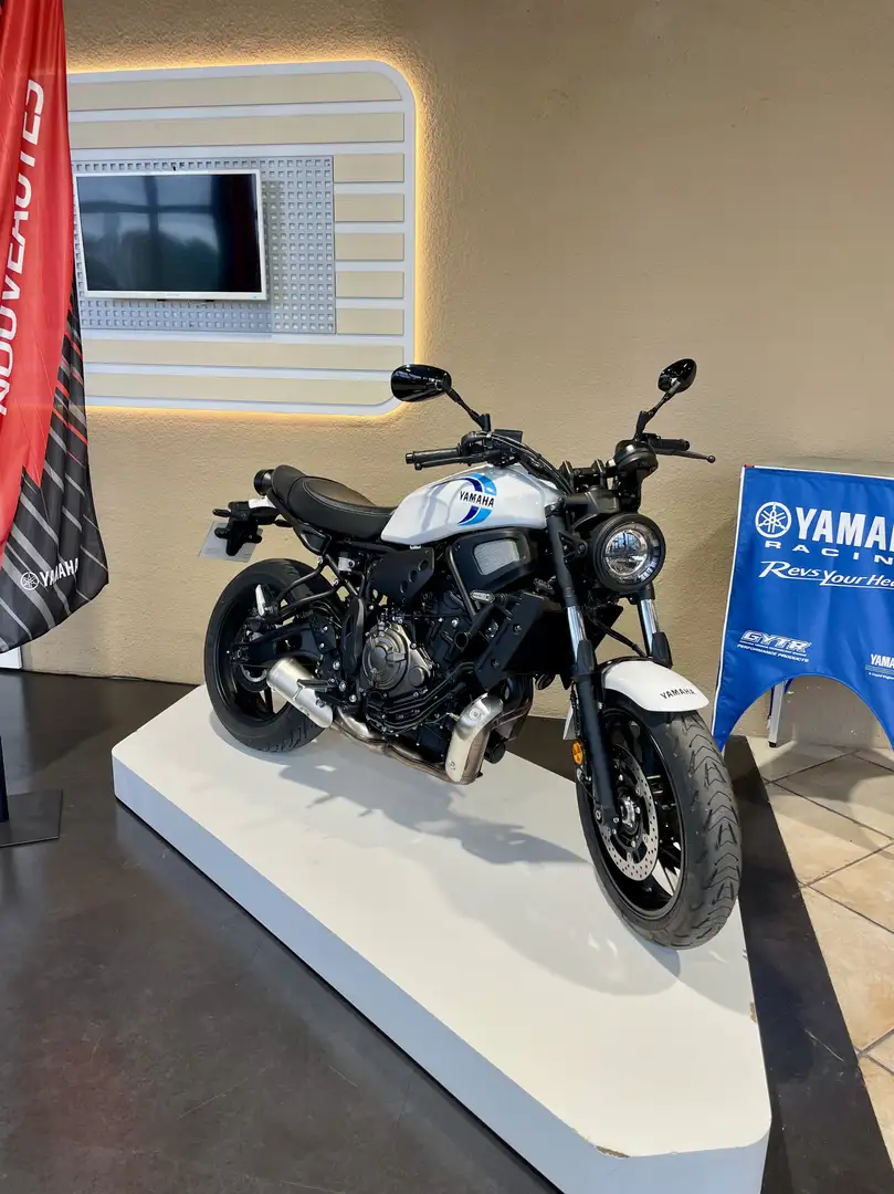 Yamaha XSR 700 Blanco - 1