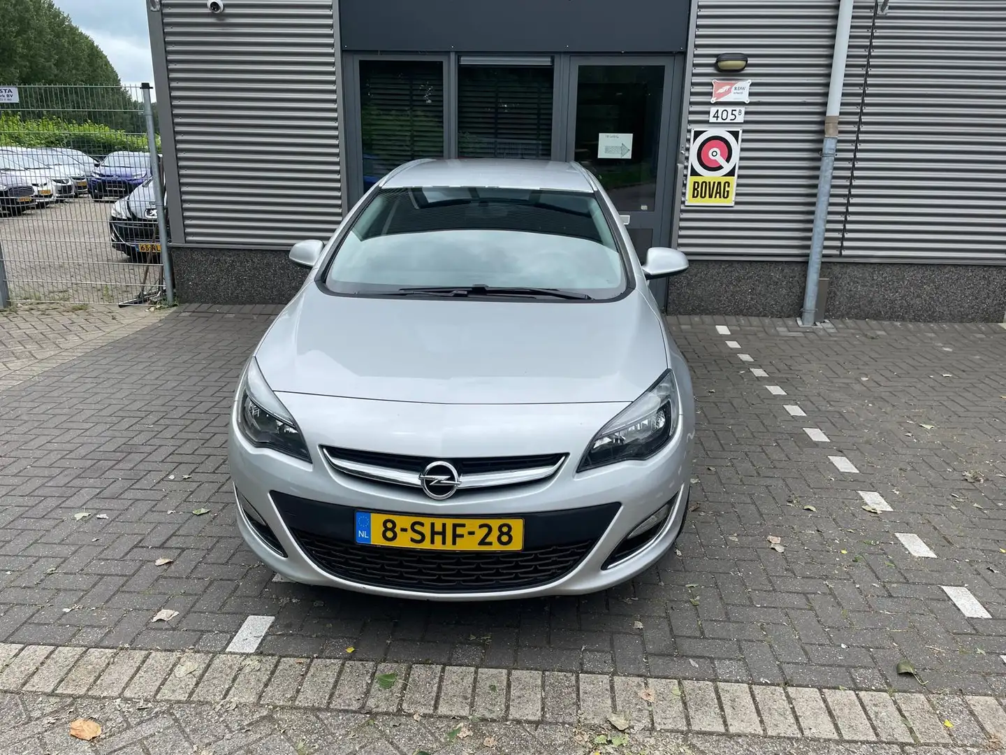 Opel Astra Sports Tourer 1.4 Turbo Business + Gris - 2