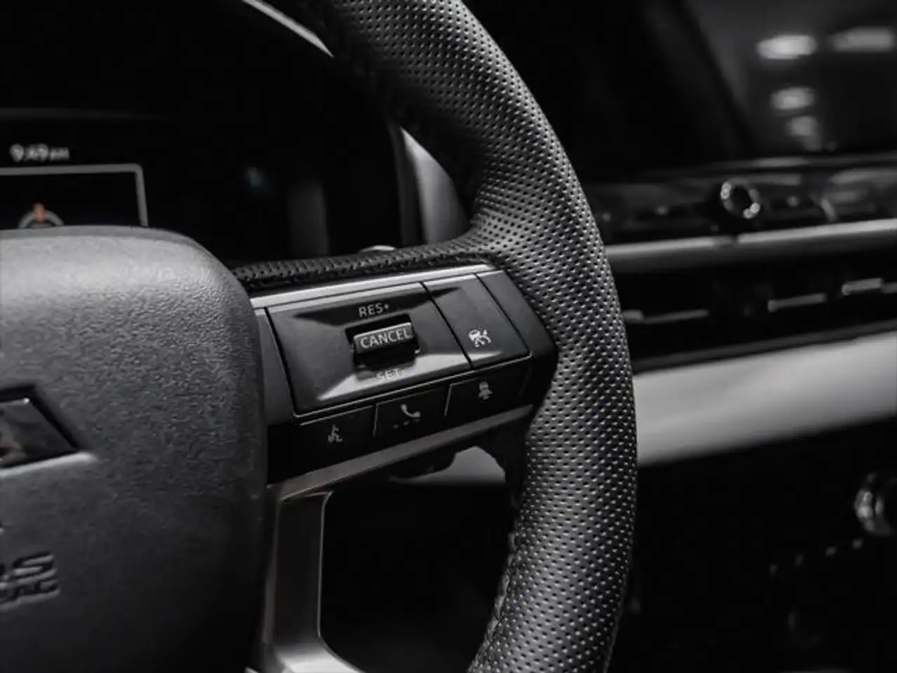Mitsubishi Outlander снимка Mitsubishi Outlander