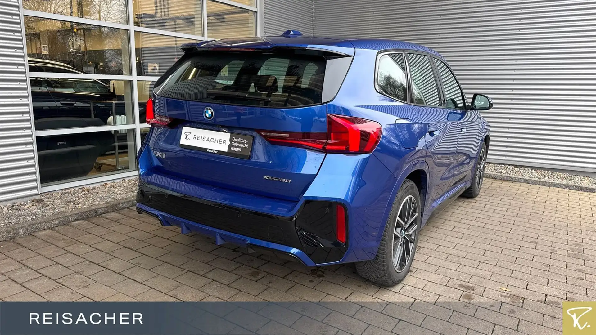 BMW iX1 IX1 XDRIVE30 M-Sport Navi RüKa 18" LM DAB Blau - 2