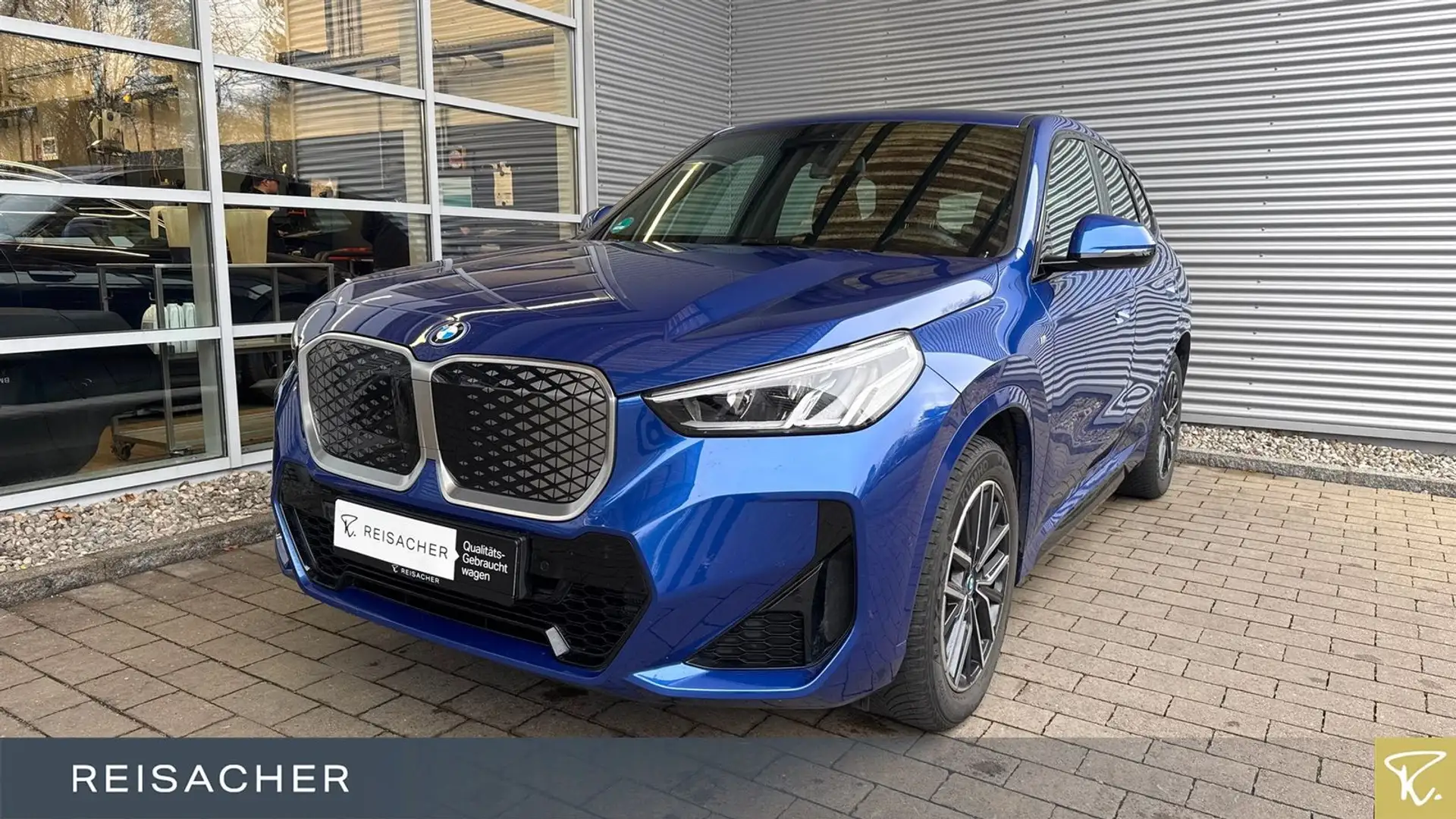 BMW iX1 IX1 XDRIVE30 M-Sport Navi RüKa 18" LM DAB Blau - 1