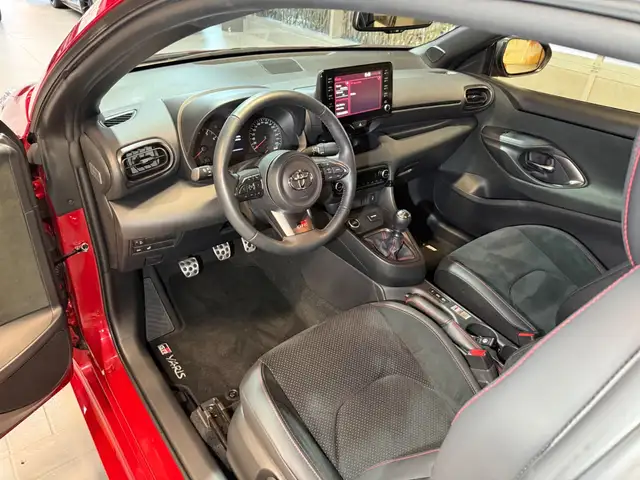 Toyota Yaris view 12