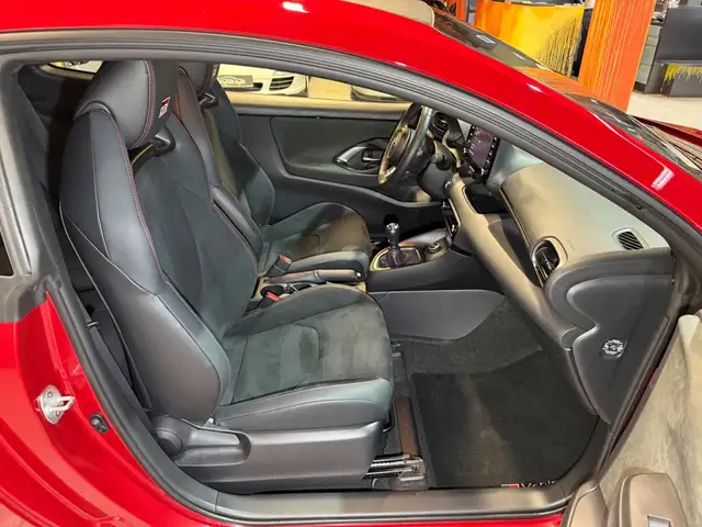 Toyota Yaris view 13